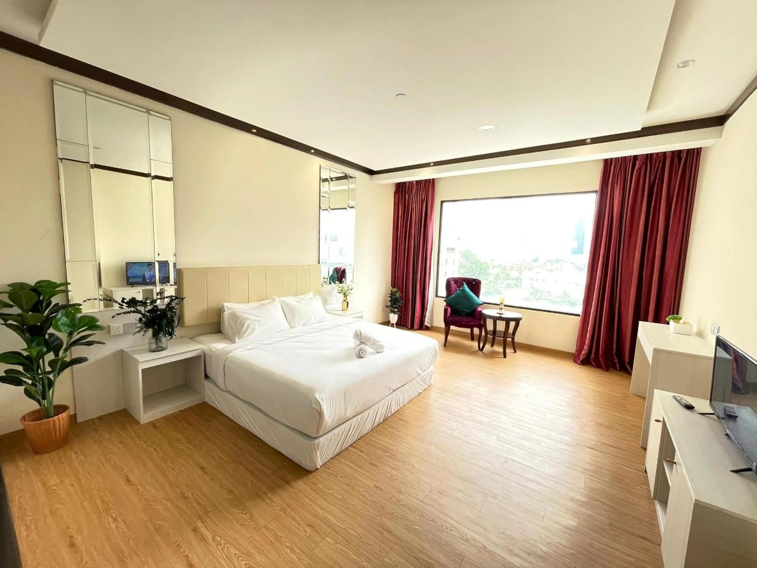 Seating area, Bed in Kingston Hotel - Jalan Tuanku Abdul Rahman