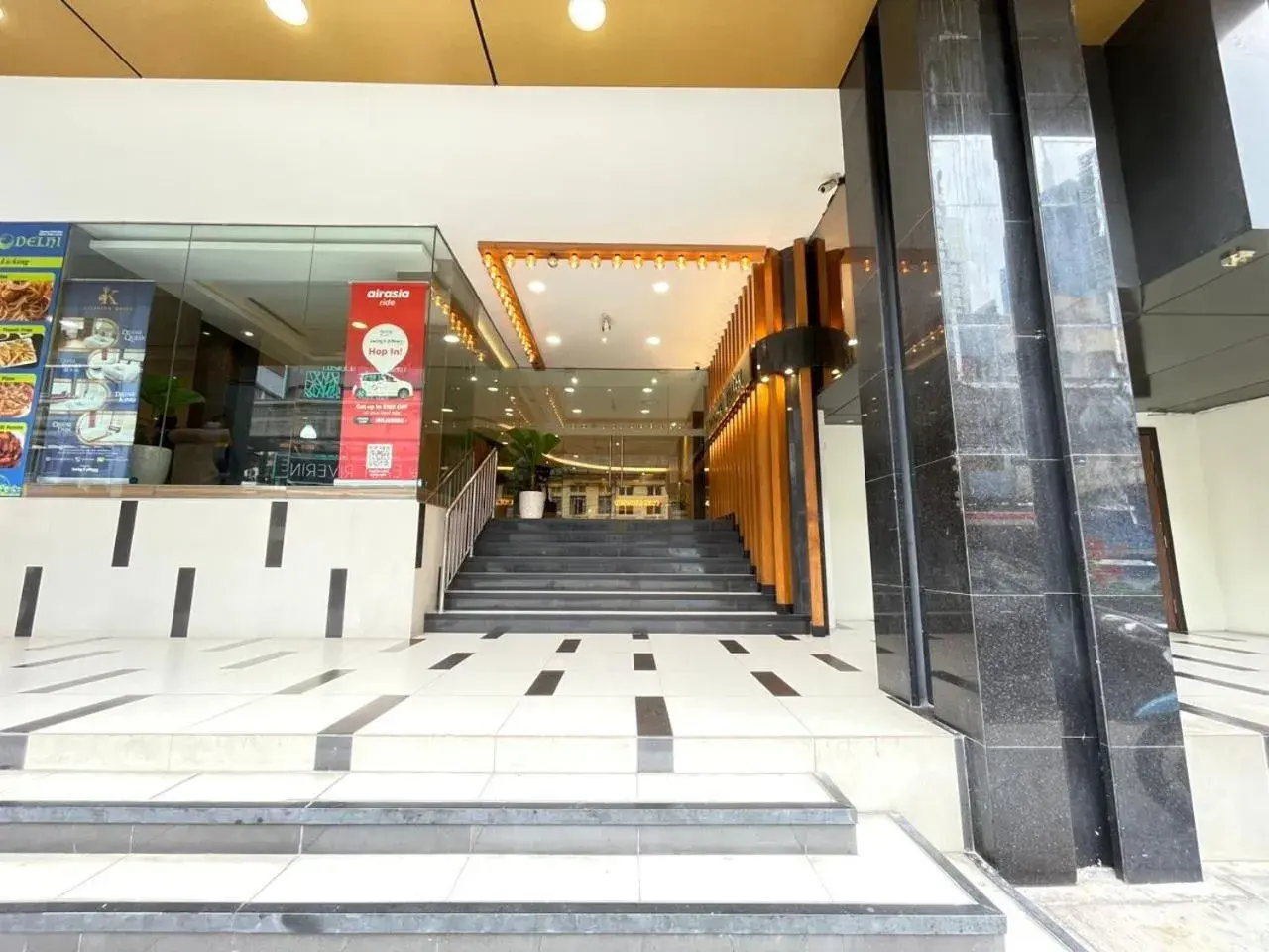 Facade/entrance in Kingston Hotel - Jalan Tuanku Abdul Rahman Facade/entrance in Kingston Hotel - Jalan Tuanku Abdul Rahman