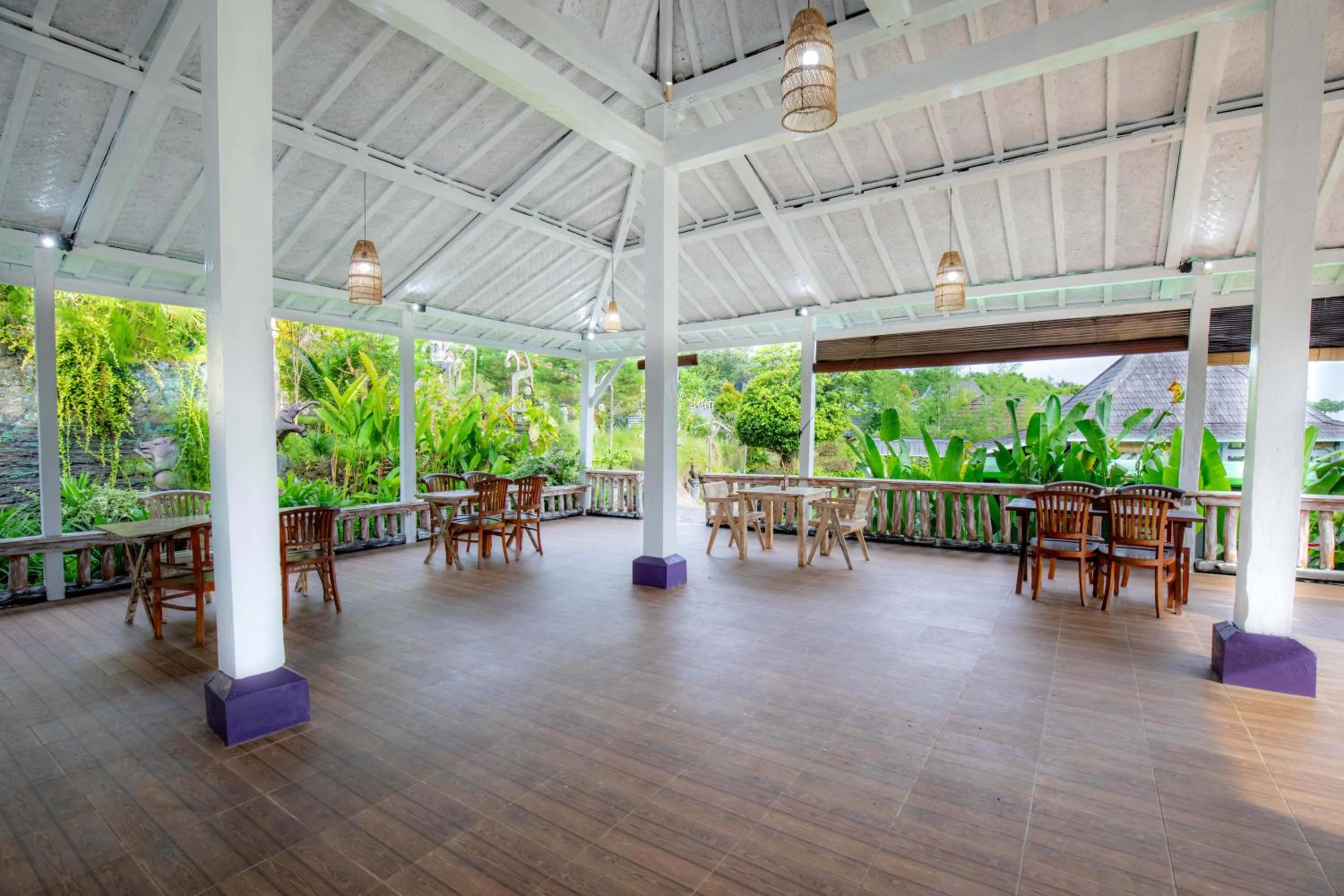 Restaurant/places to eat in The Kleep Jungle Resort