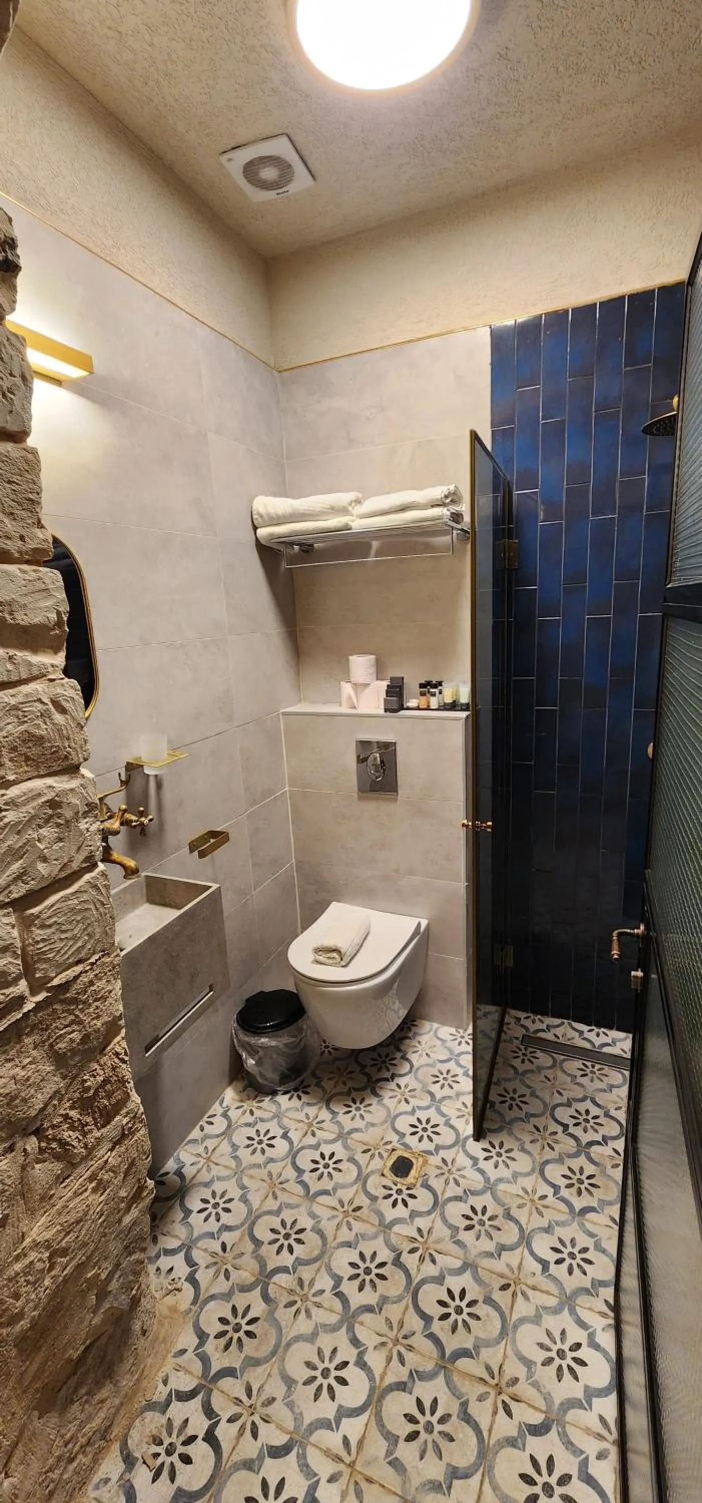 Toilet in וילה תהילה המחודש - The new Villa Tehila