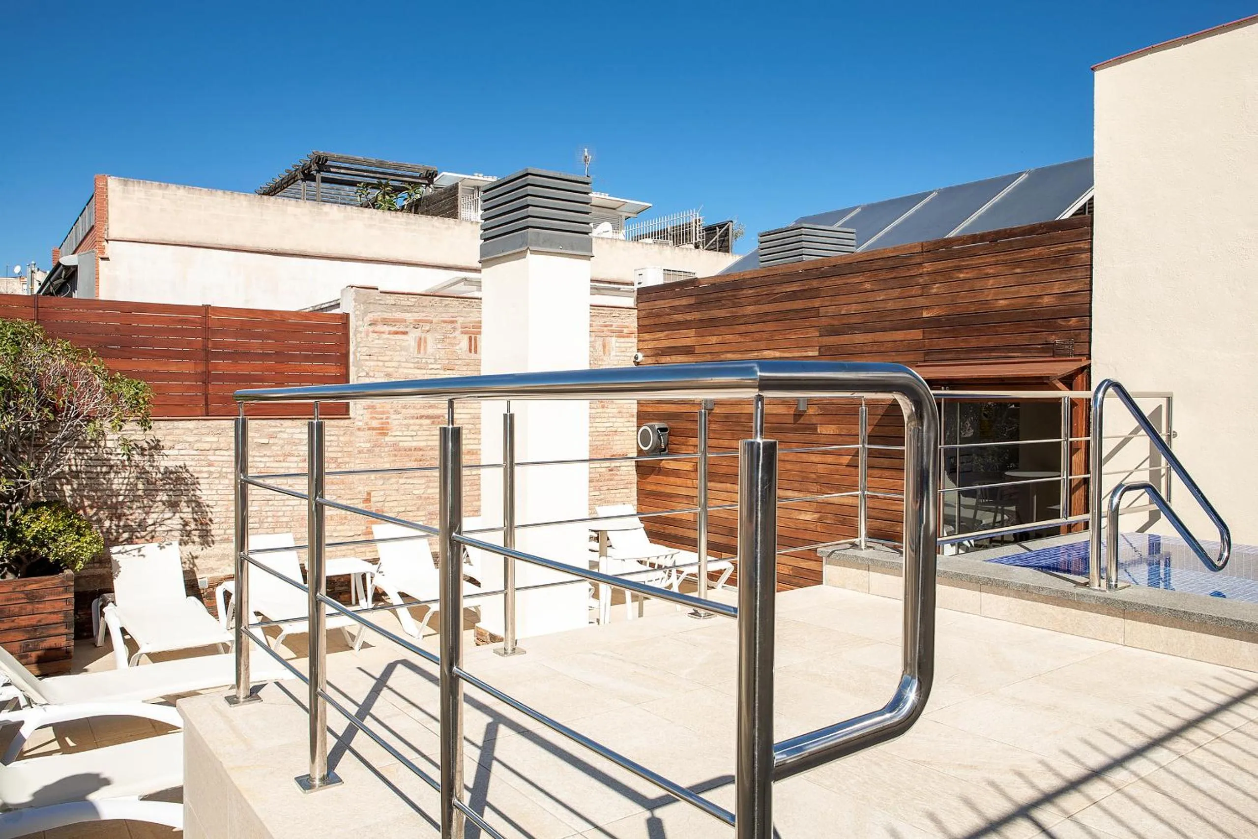 Property building in Ciutat Vella