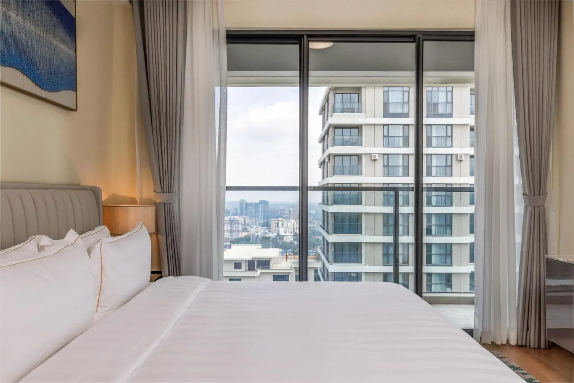 City view, Bed in Pan Pacific Serviced Suites Nairobi City view, Bed in Pan Pacific Serviced Suites Nairobi