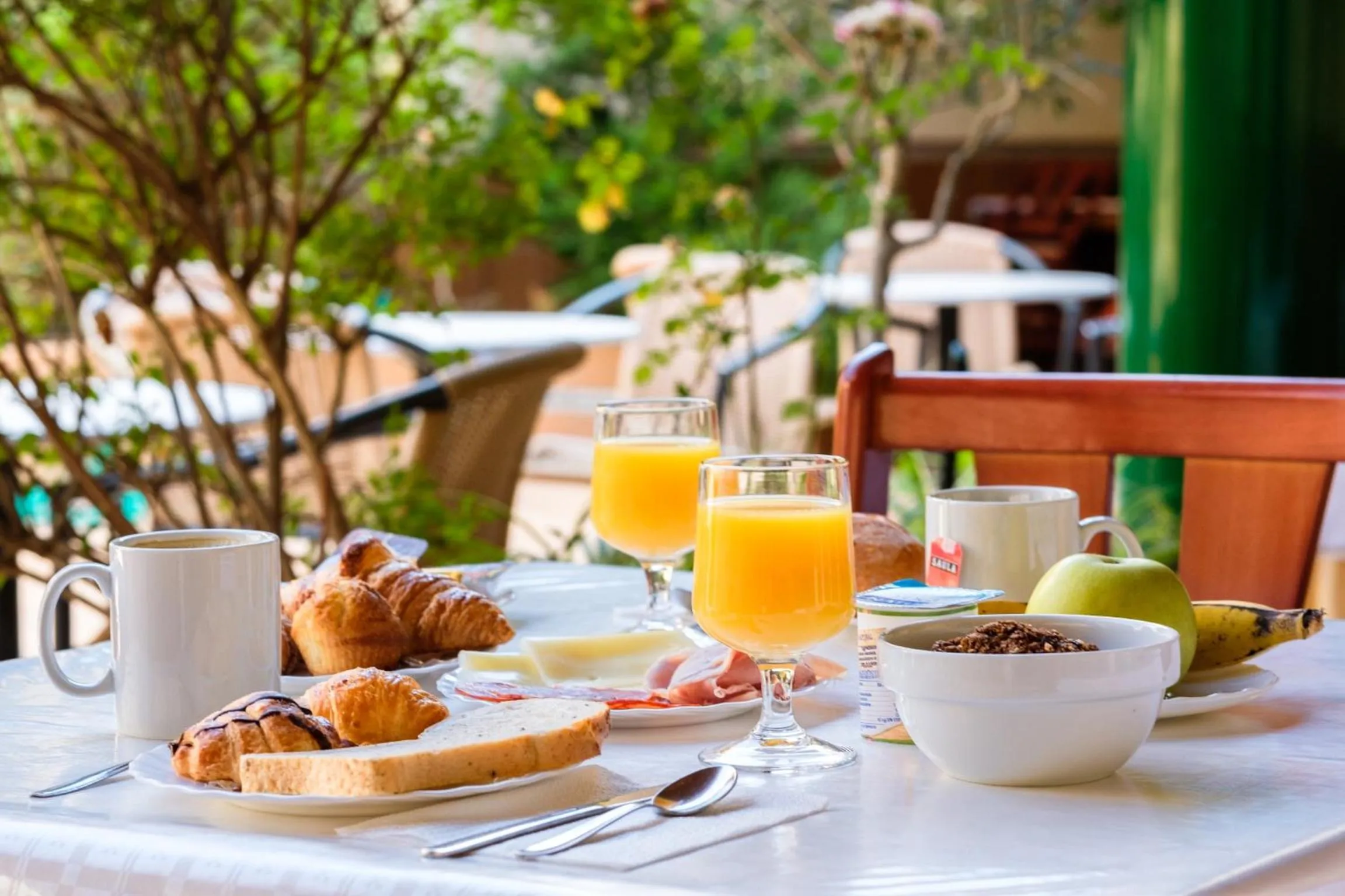 Breakfast in Hostal ROM Familiar