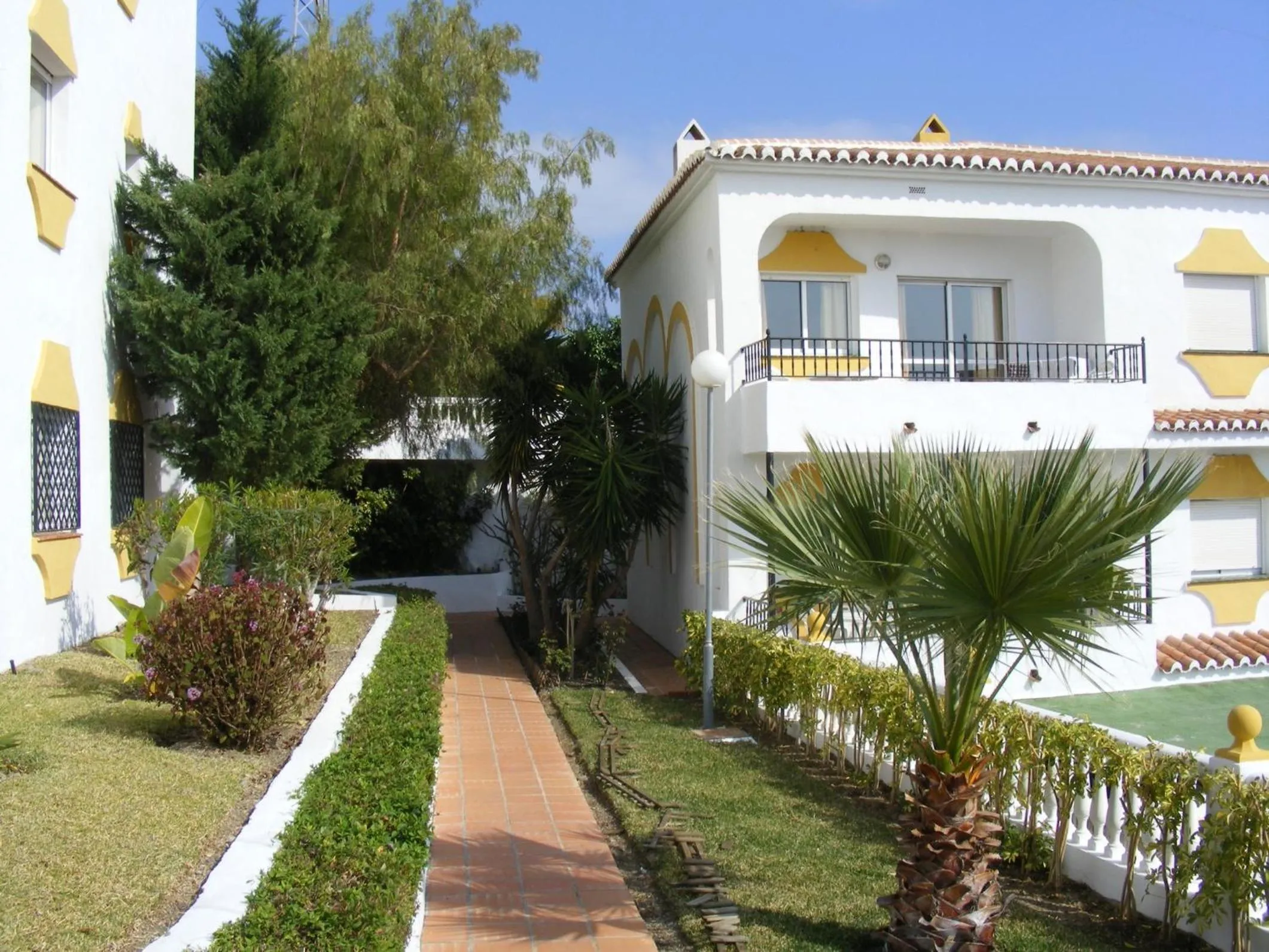 Garden in Apartamentos Las Rosas de Capistrano