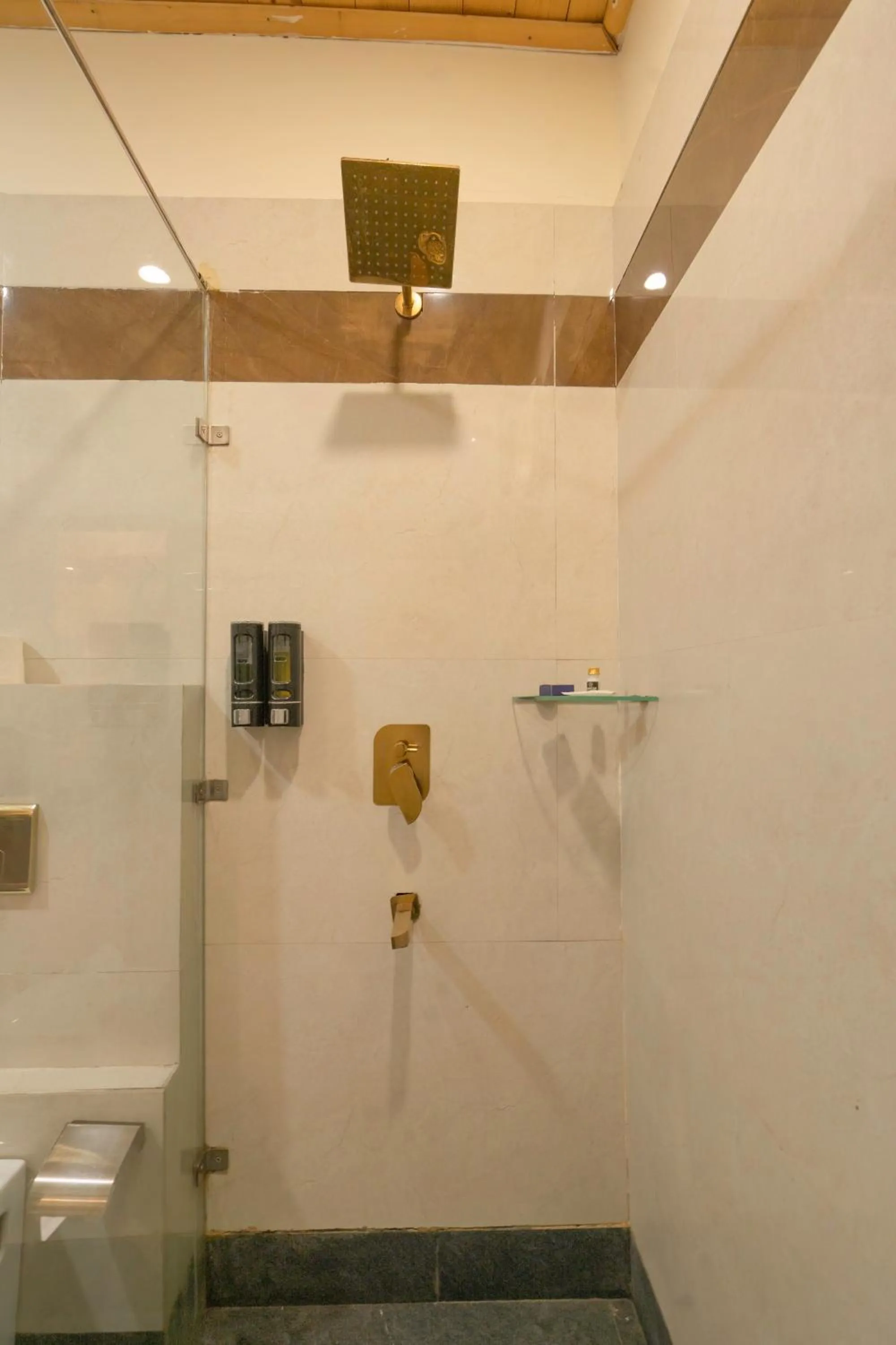 Bathroom in ANANTUM GATEWAY RESORTS