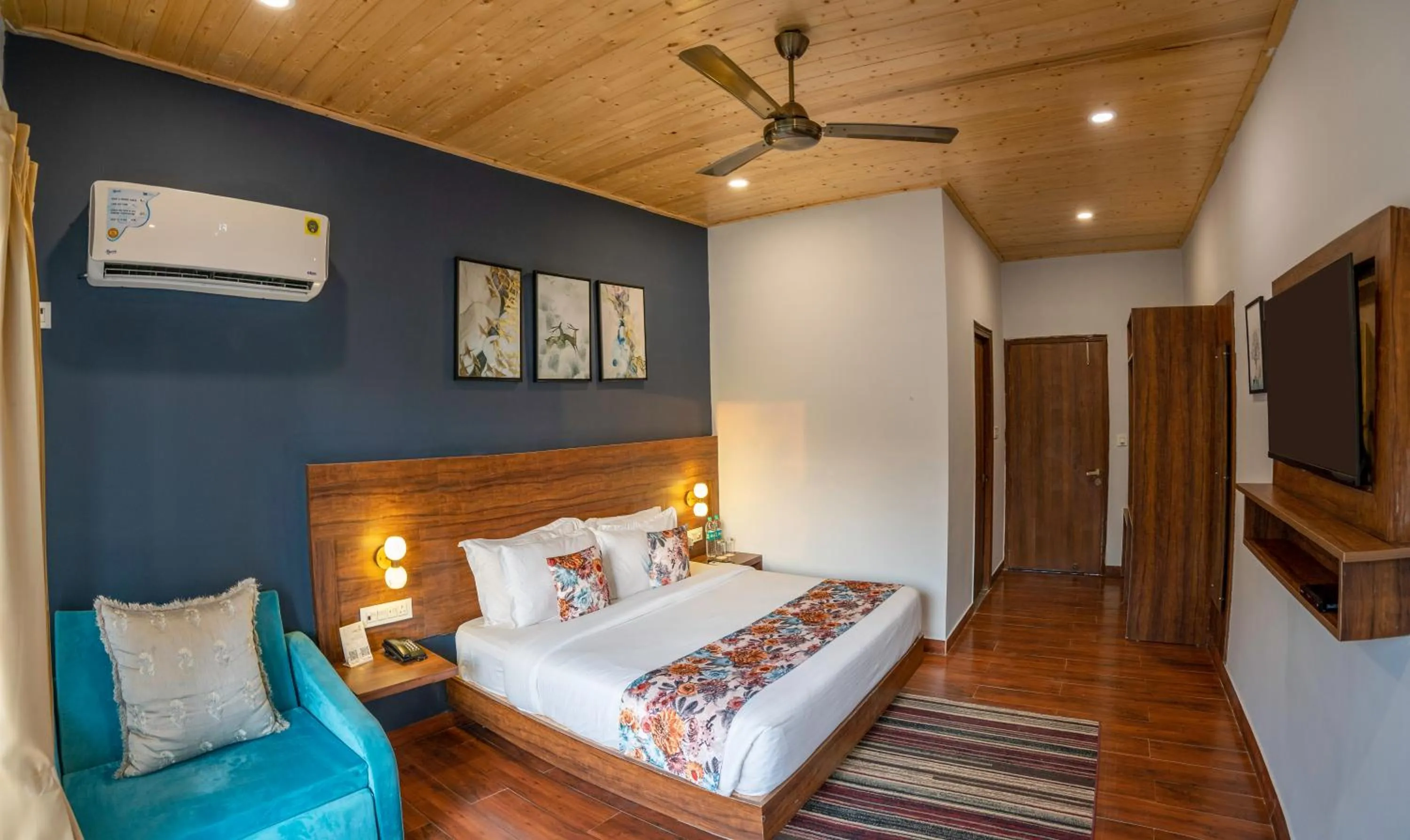 Bed in ANANTUM GATEWAY RESORTS