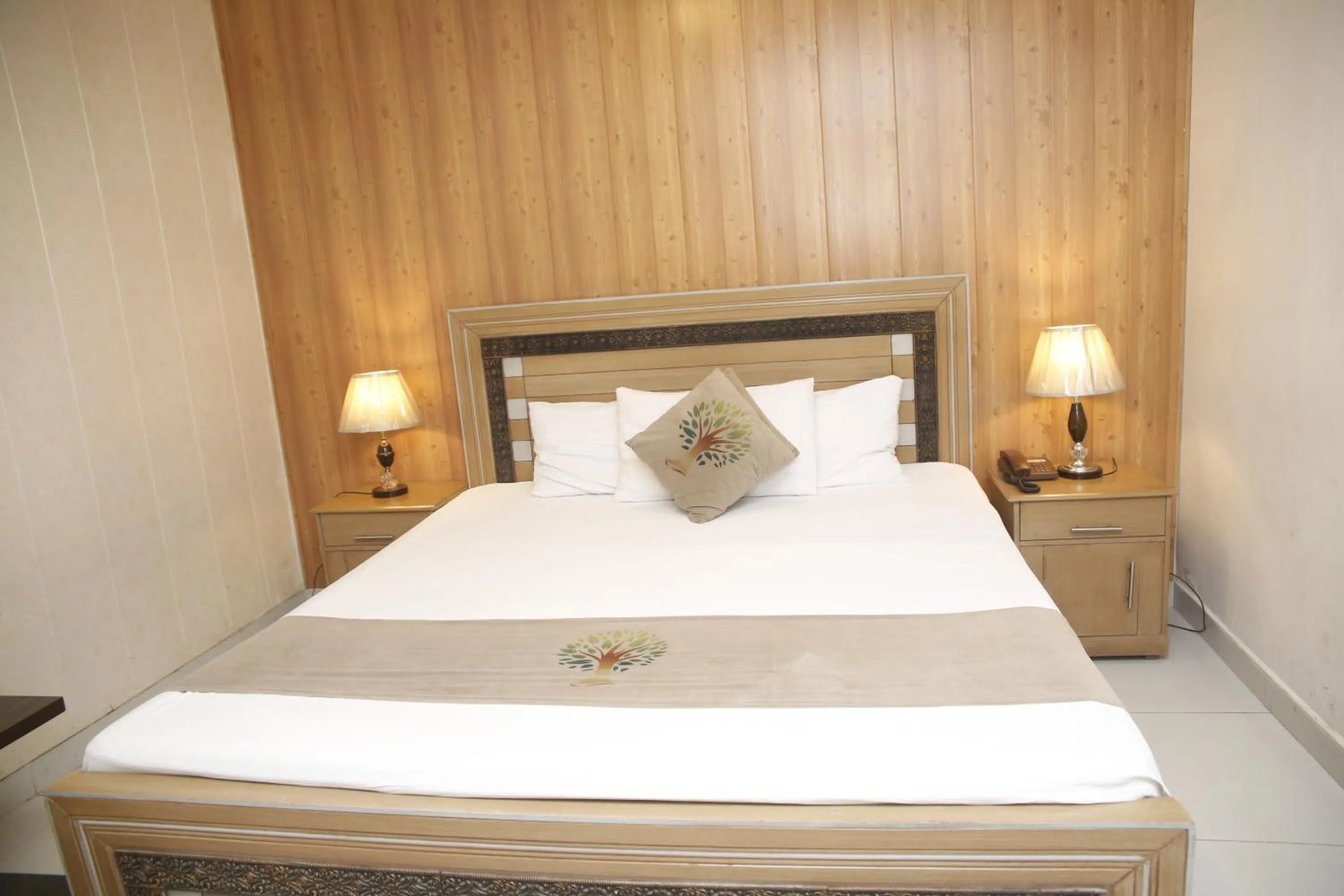 Bed in Park View Hotel Gulberg
