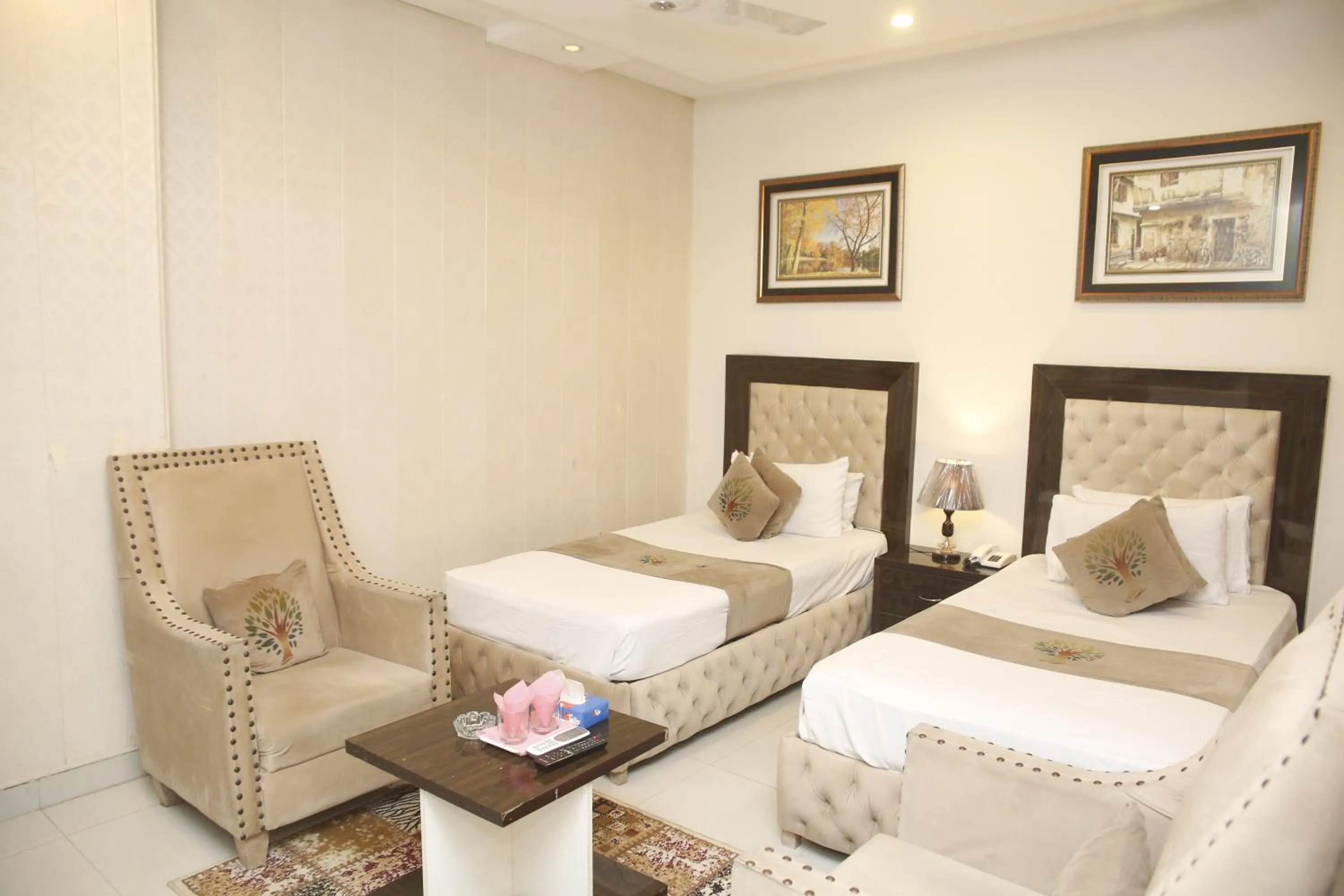 Photo of the whole room, Bed in Park View Hotel Gulberg