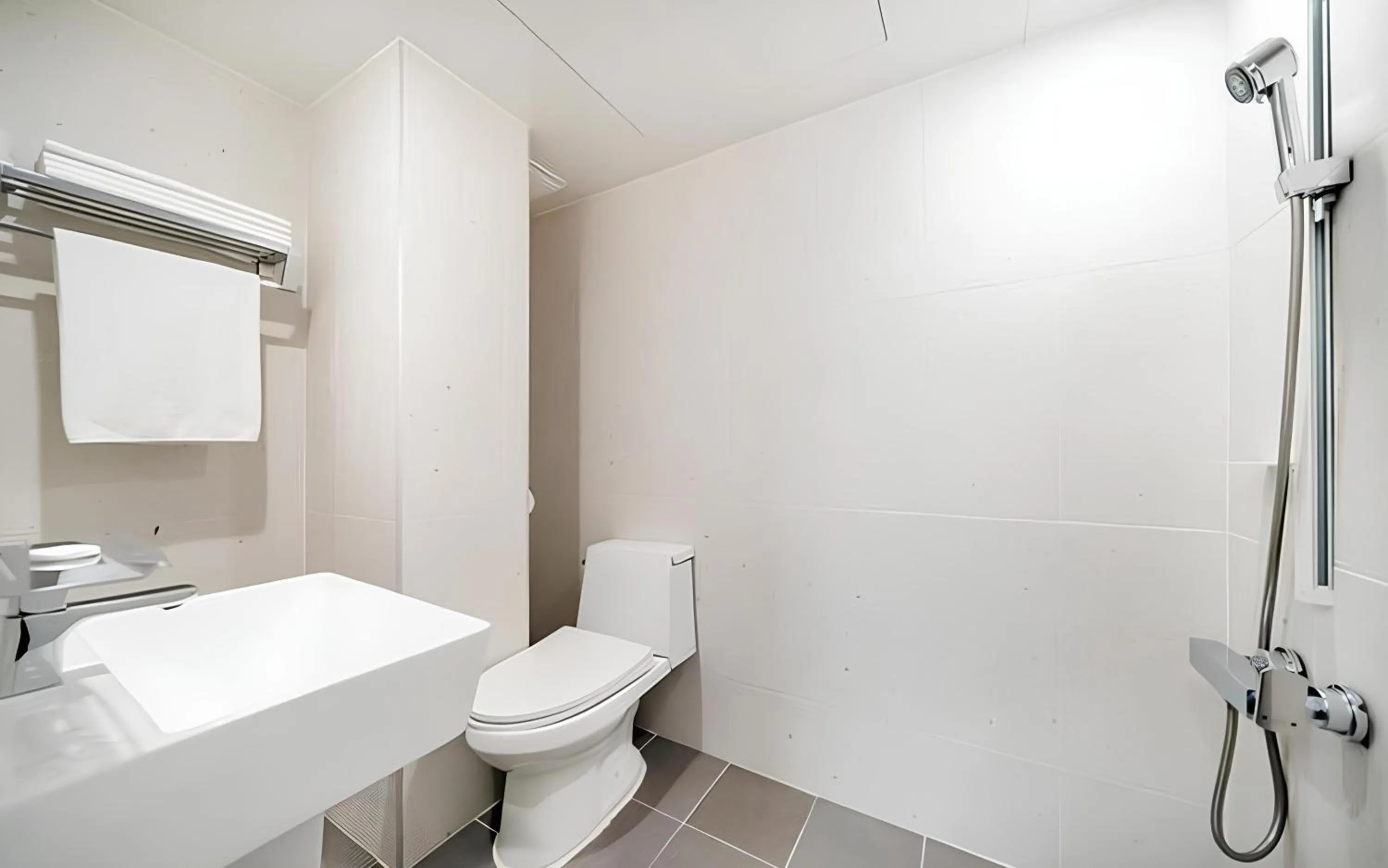 Toilet in Songdo The Seoleim Hotel Stay