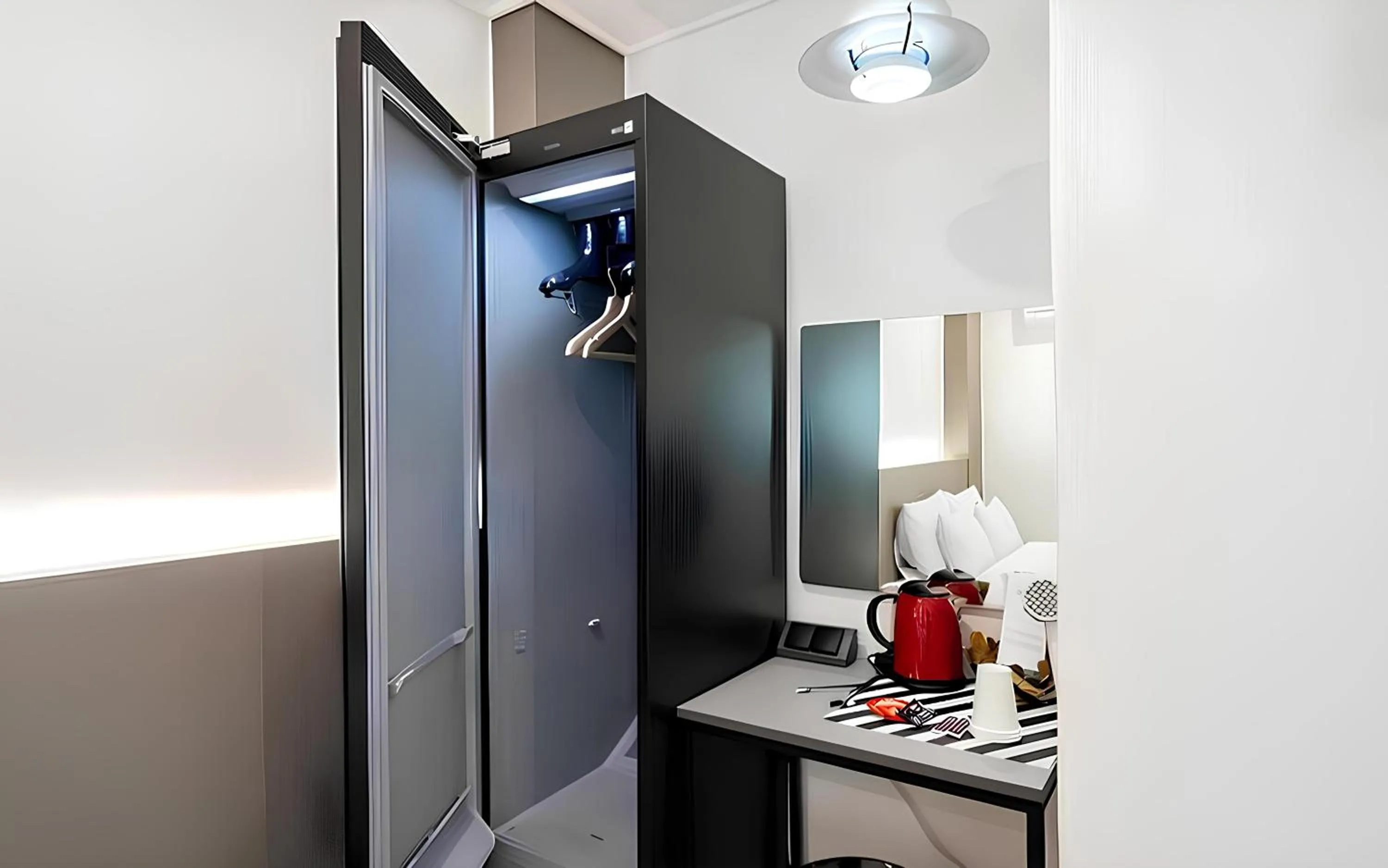 wardrobe in Songdo The Seoleim Hotel Stay