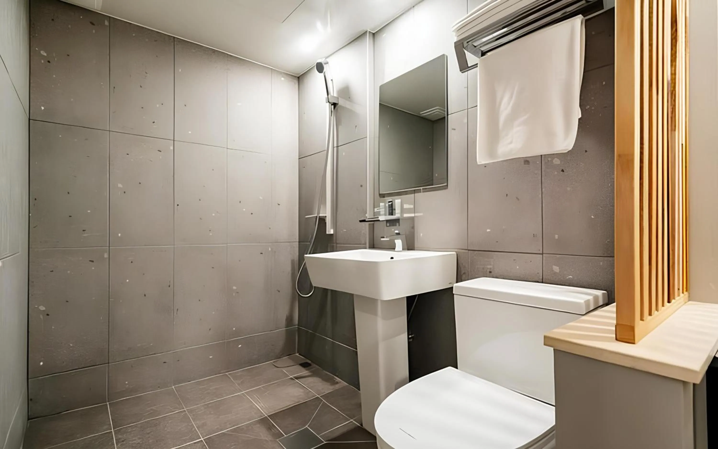Toilet in Songdo The Seoleim Hotel Stay