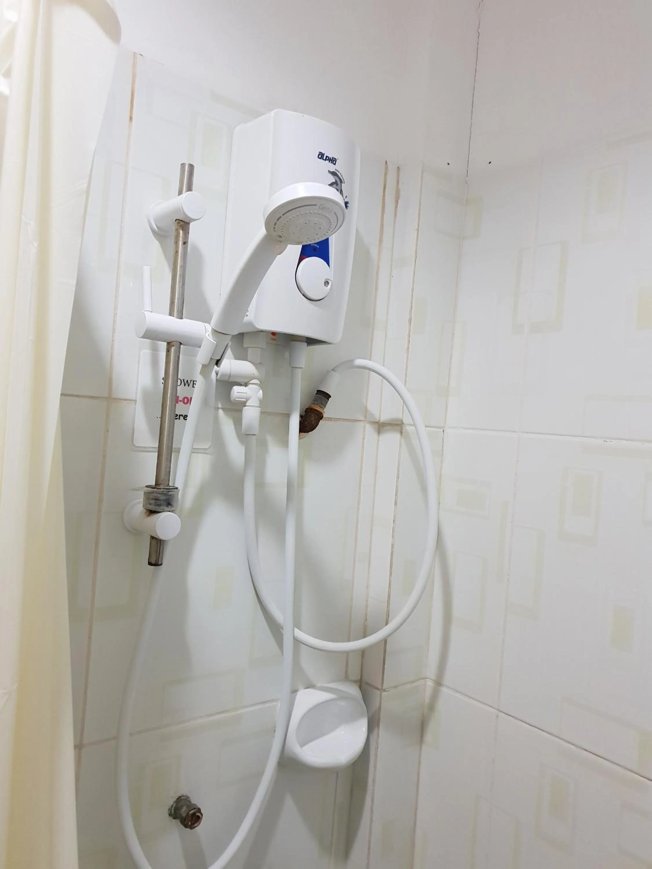 Shower in DIAKOPES INN