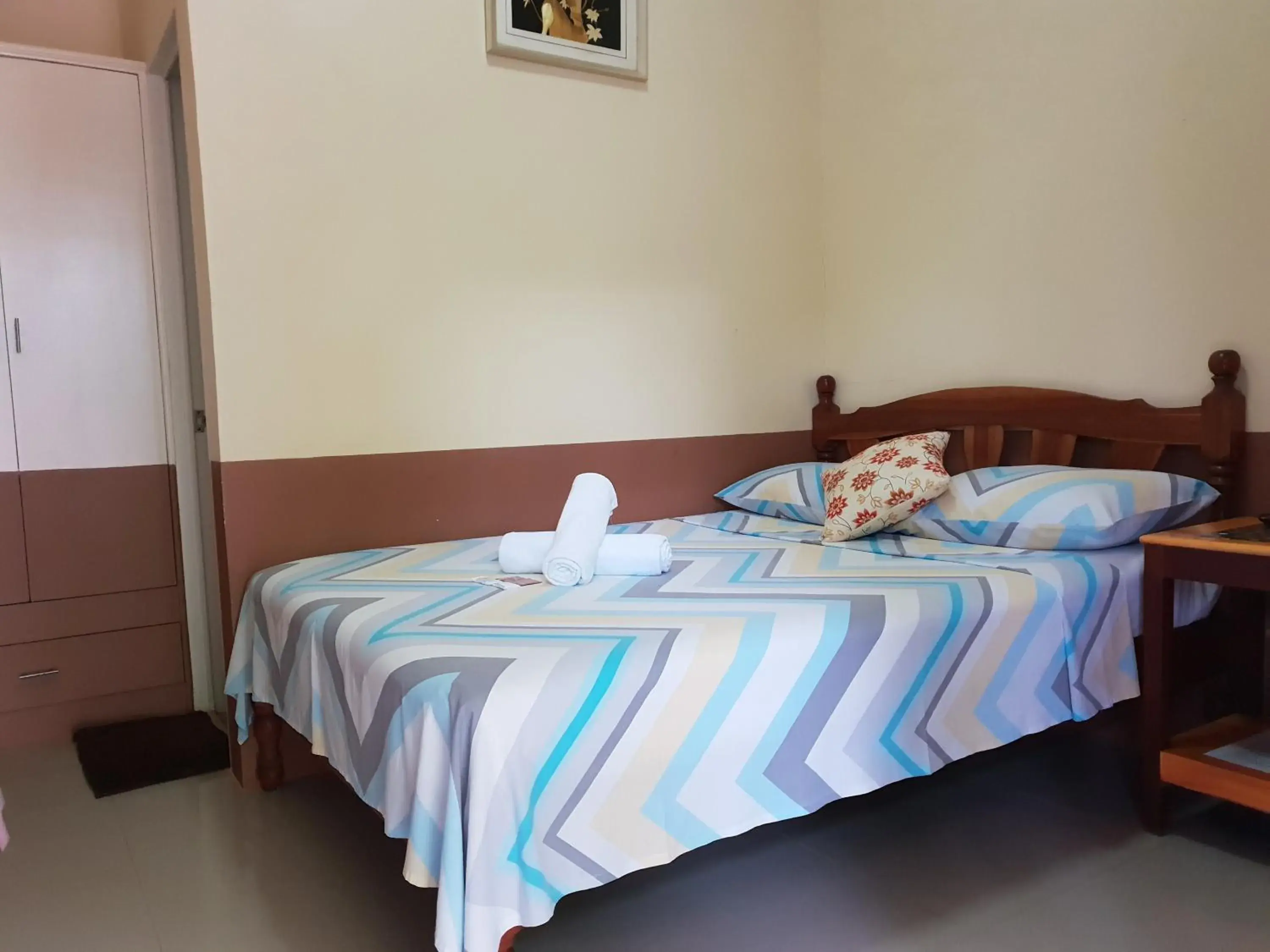 Bed in DIAKOPES INN Bed in DIAKOPES INN