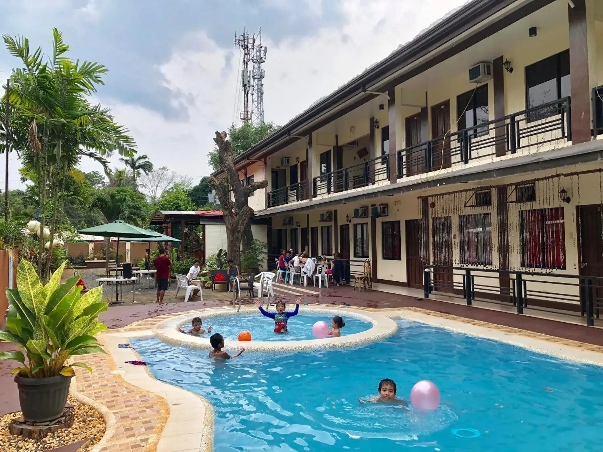 Swimming pool in DIAKOPES INN Swimming pool in DIAKOPES INN