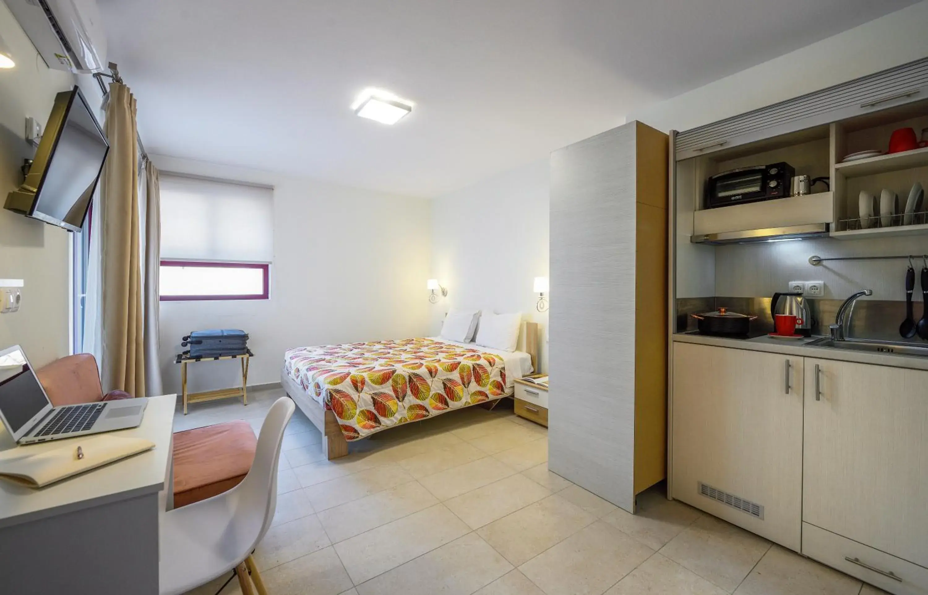 Budget Double Room Semi-basement in Elpiniki Luxury Rooms Budget Double Room Semi-basement in Elpiniki Luxury Rooms