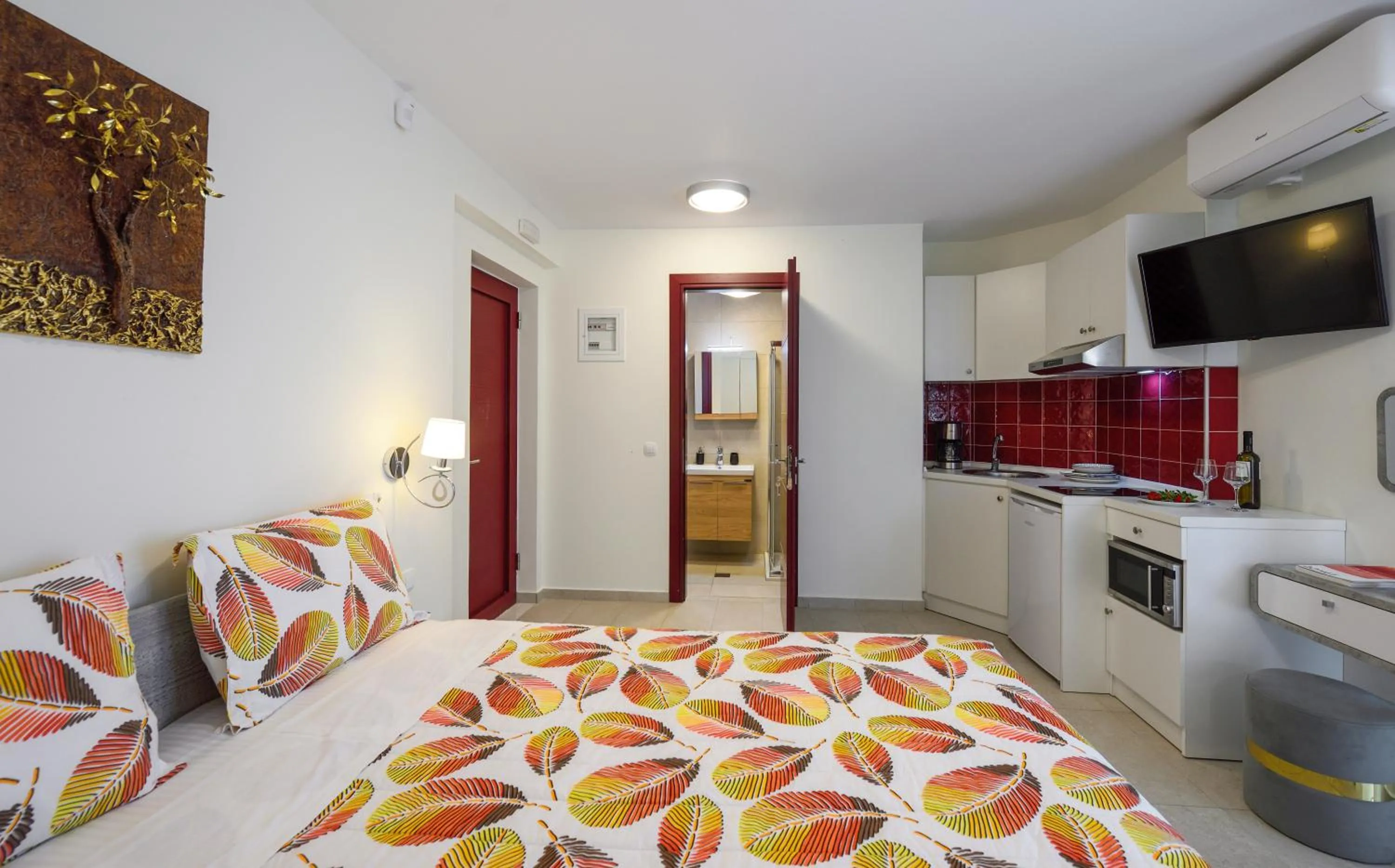 Photo of the whole room, Bed in Elpiniki Luxury Rooms