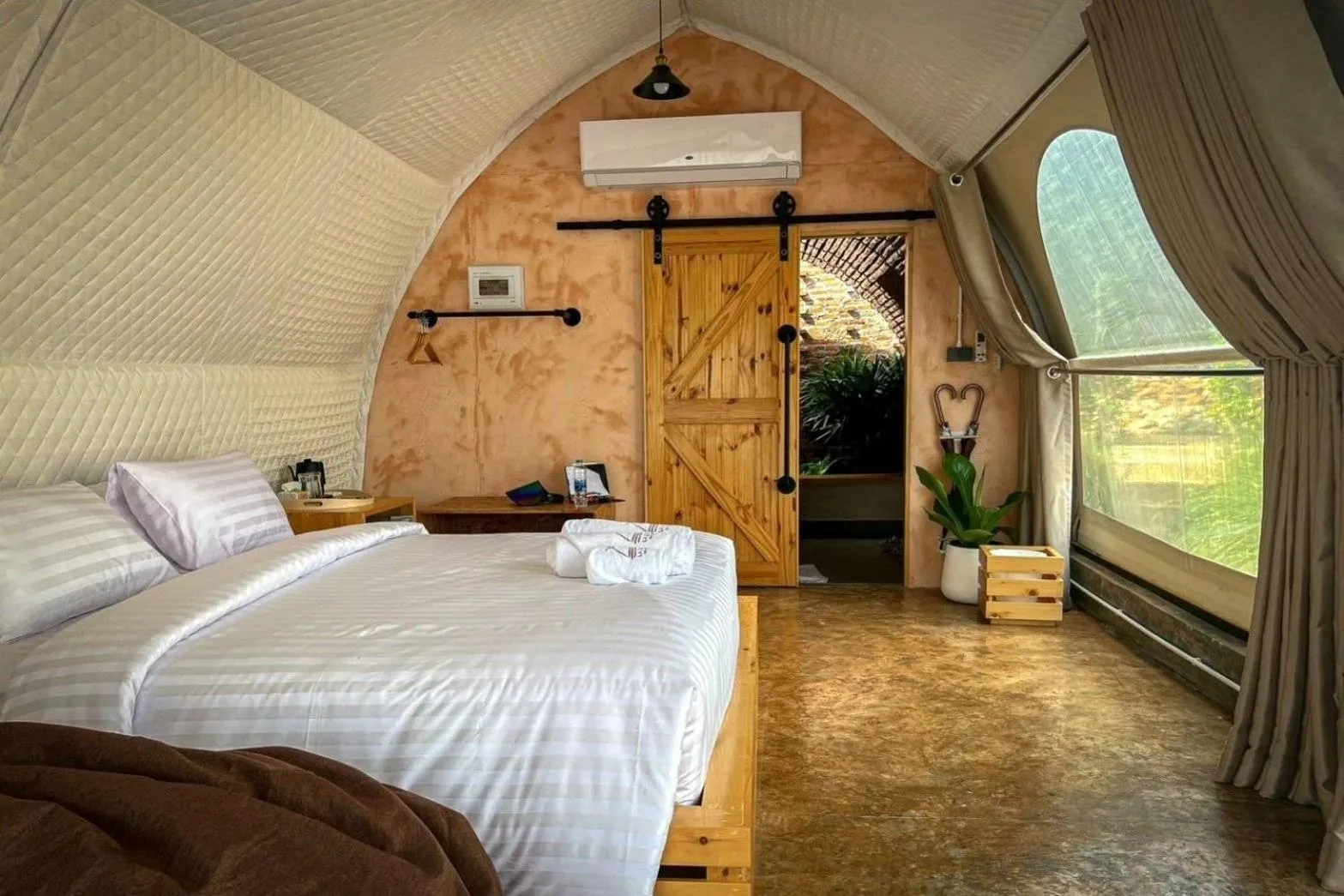 Bed in La Levée Resort