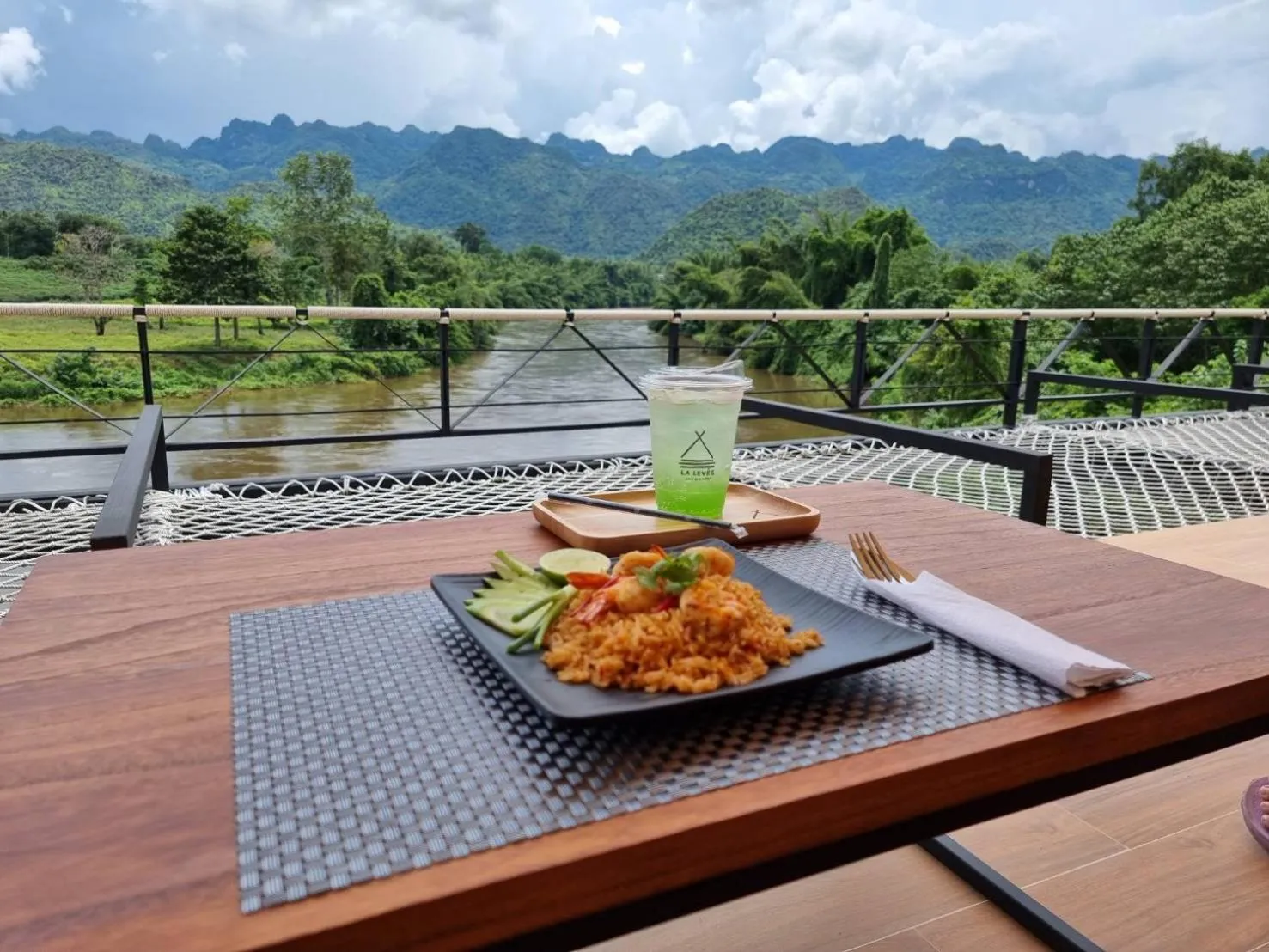 Restaurant/places to eat in La Levée Resort