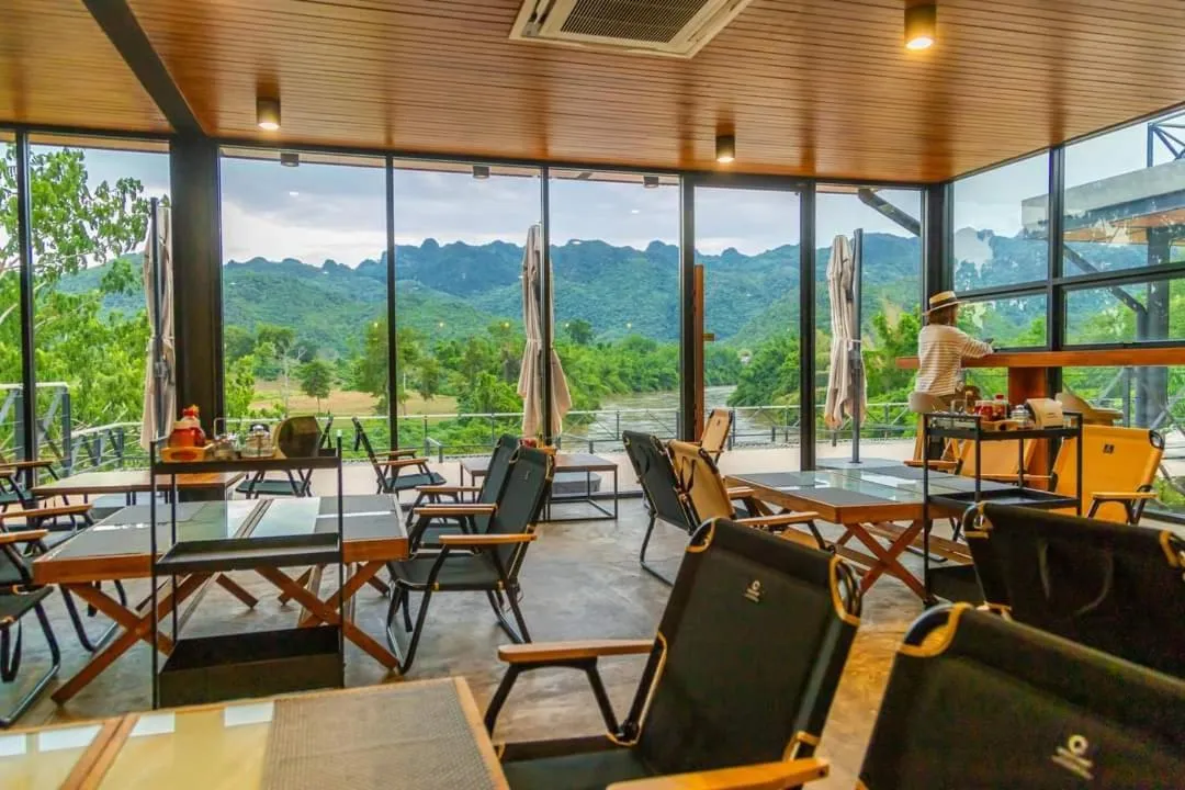 Restaurant/places to eat in La Levée Resort
