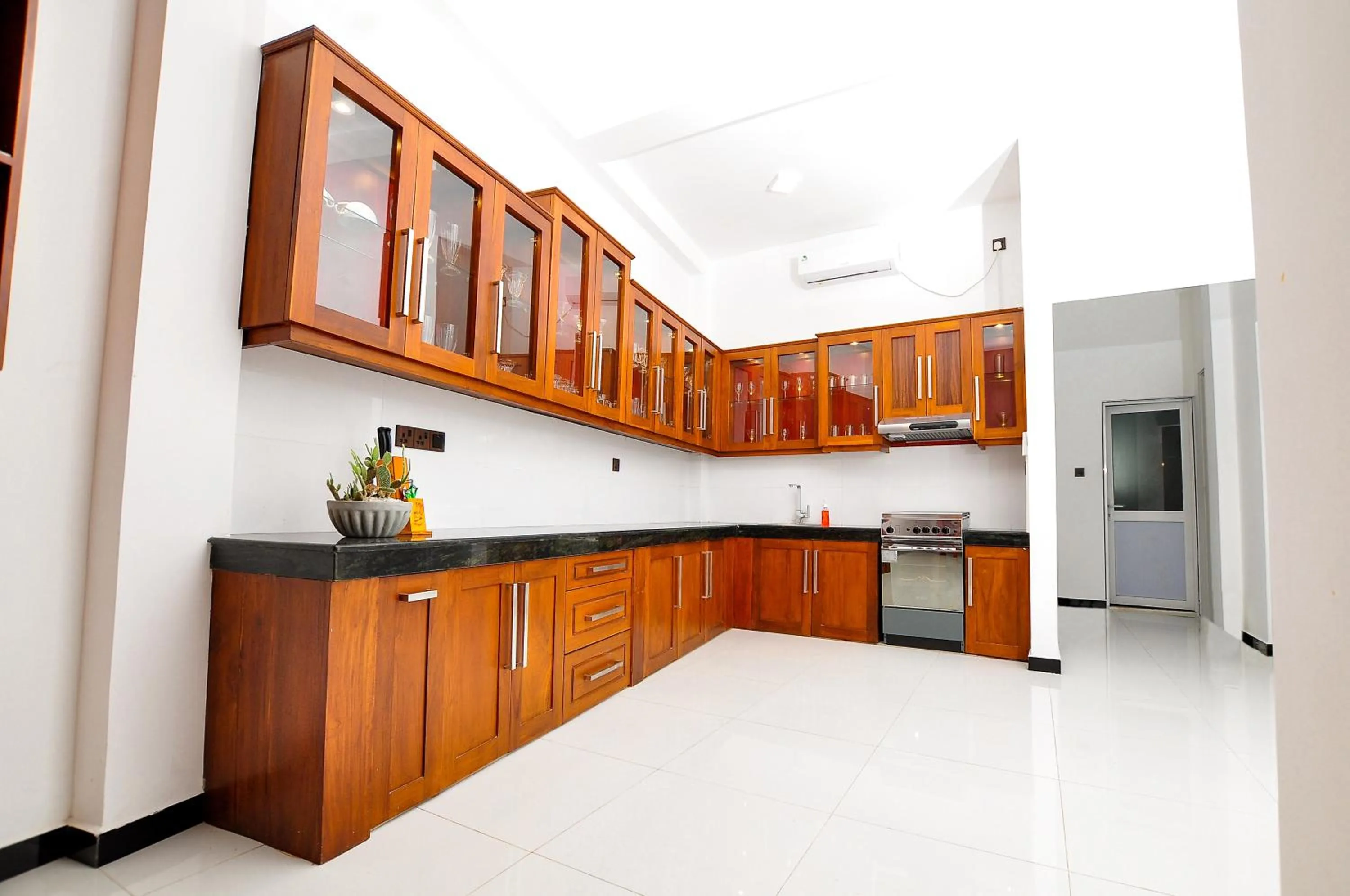 Kitchen or kitchenette in Sachinro Hotel Mirissa