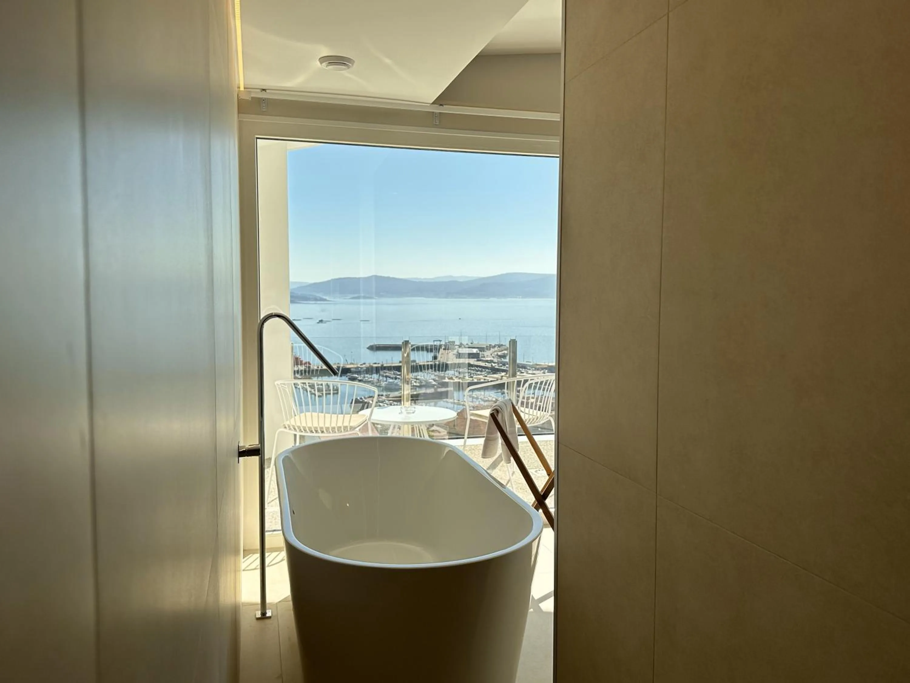 Bath in Otantus Hotel