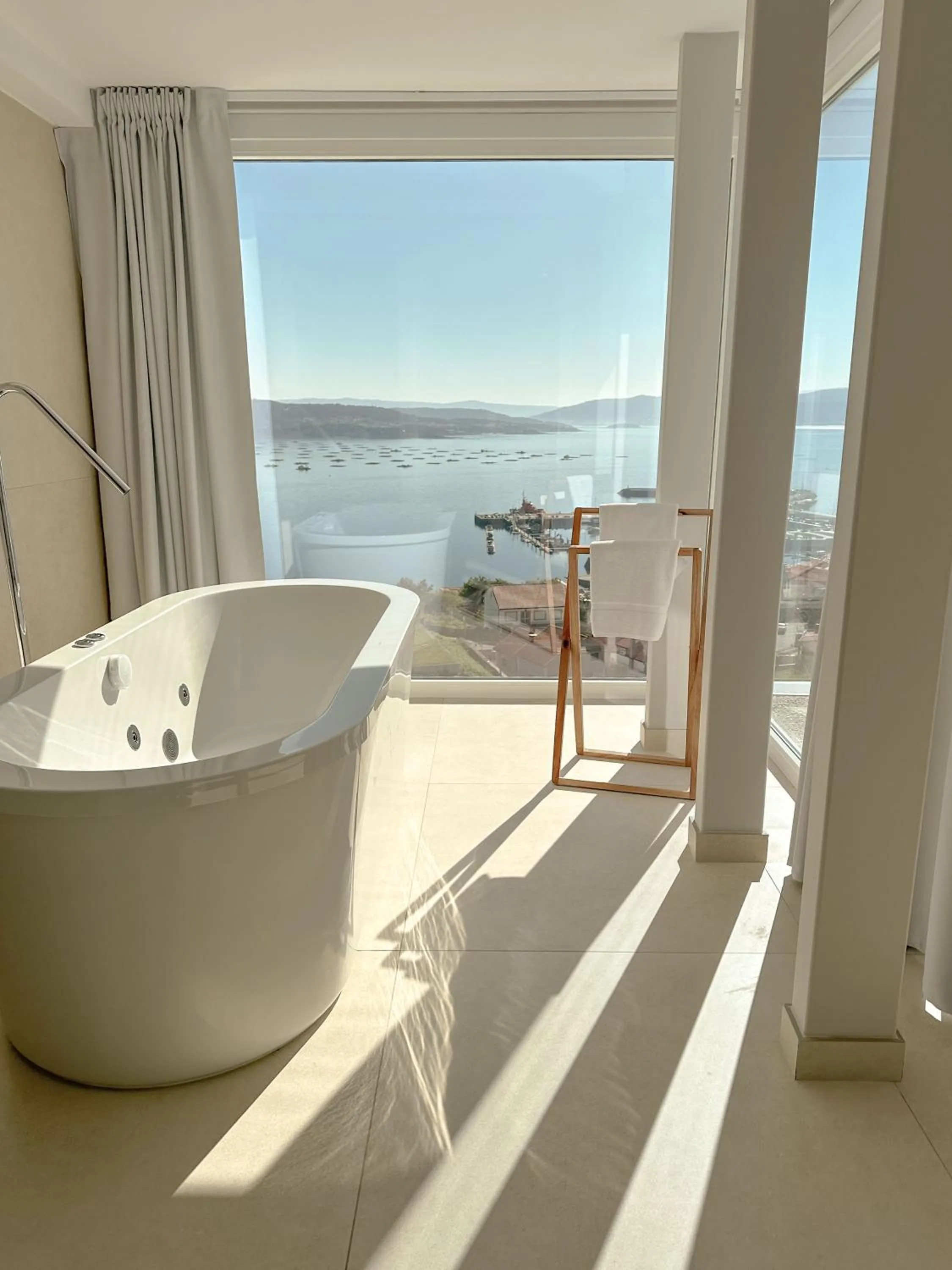 Hot Tub in Otantus Hotel