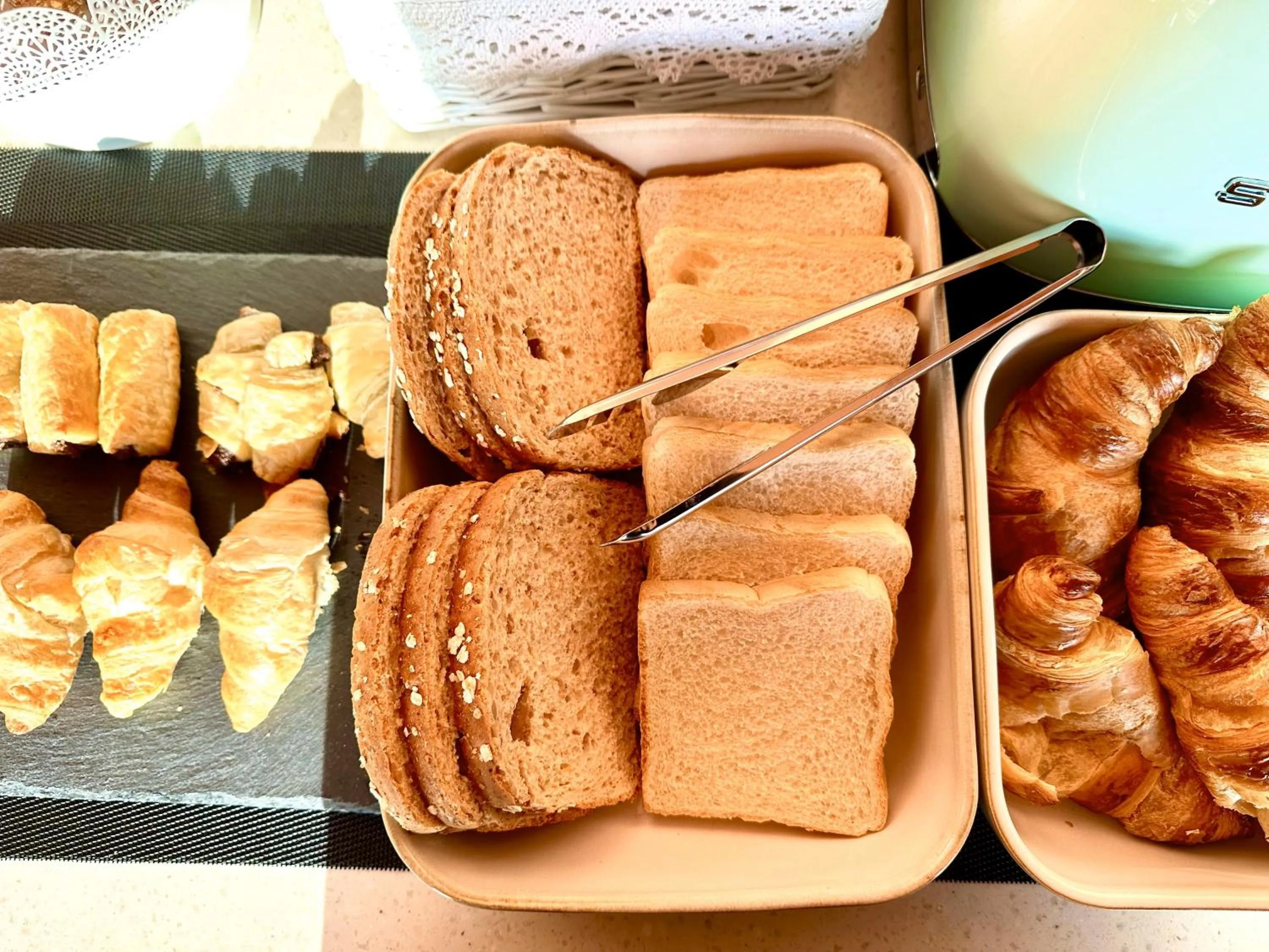 Restaurant/places to eat in Otantus Hotel