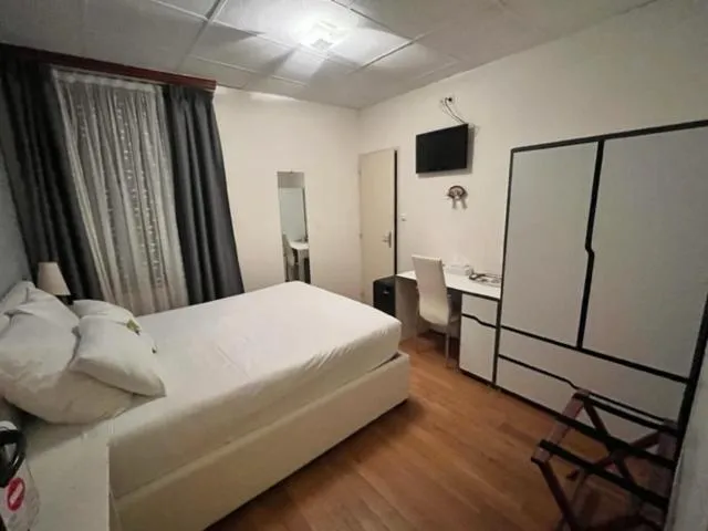 Bed in Hotel Le Divona "au coeur de Divonne"