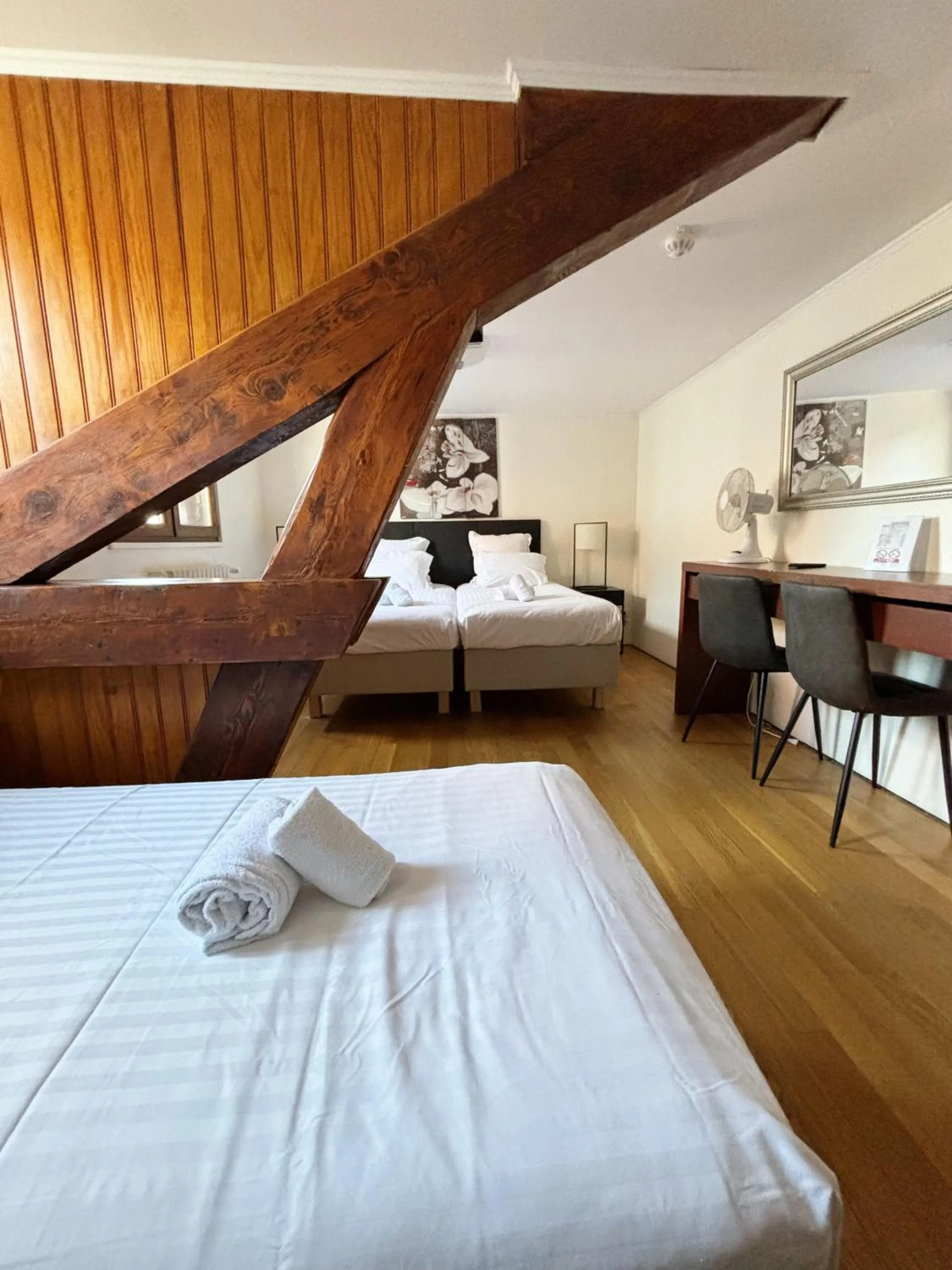 Bed in Hotel Le Divona "au coeur de Divonne"