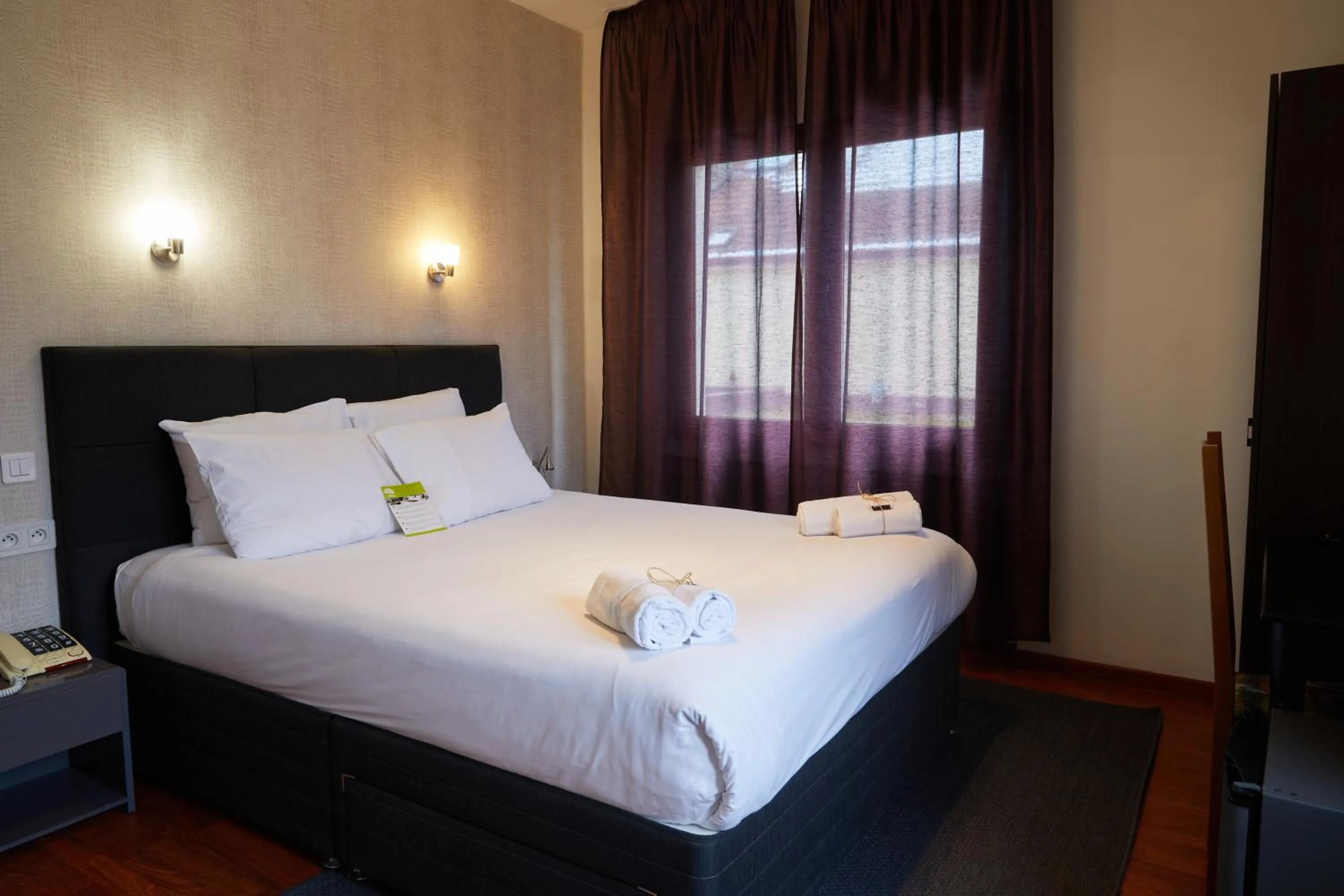 Bed in Hotel Le Divona "au coeur de Divonne"