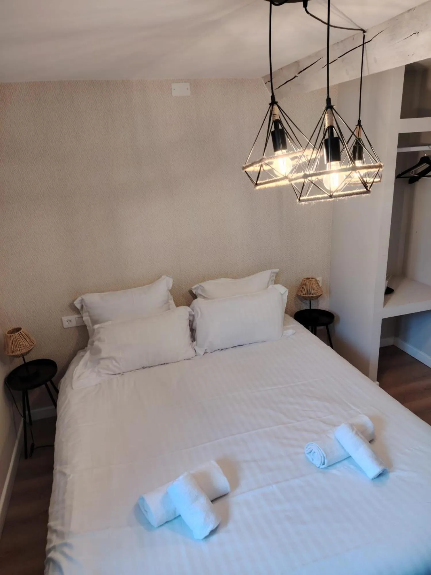 Bedroom, Bed in Hotel Le Divona "au coeur de Divonne"