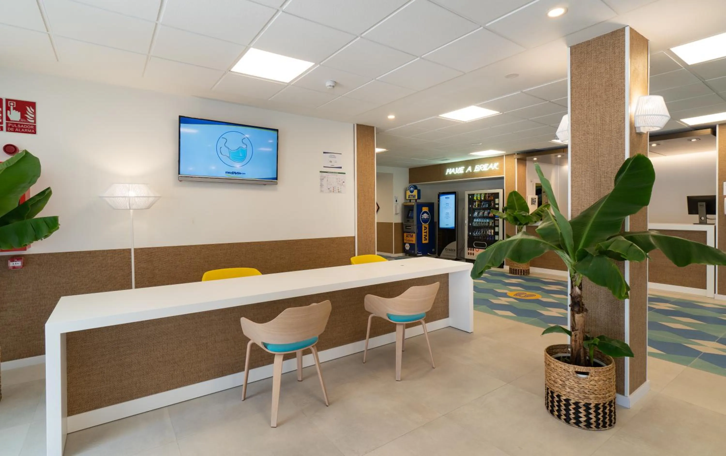 Lobby or reception in Medplaya Hotel Regente