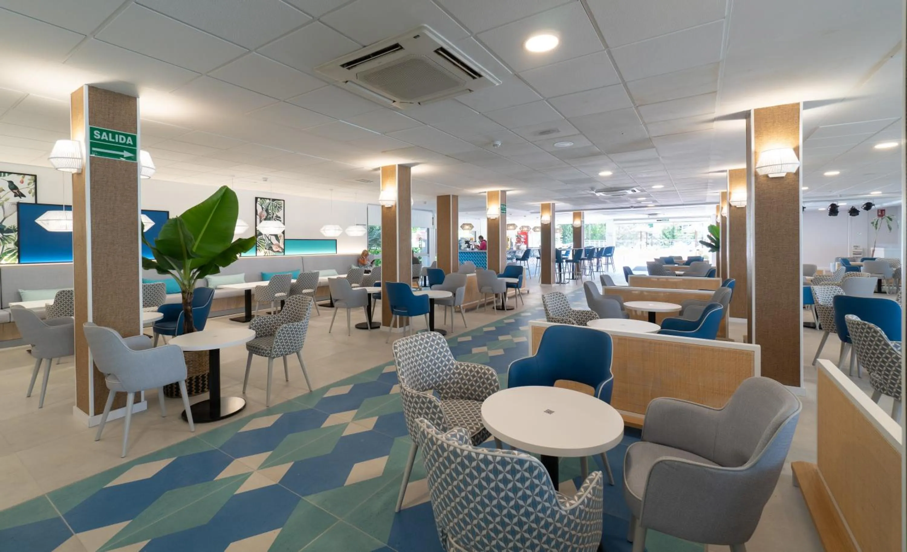 Lounge or bar in Medplaya Hotel Regente