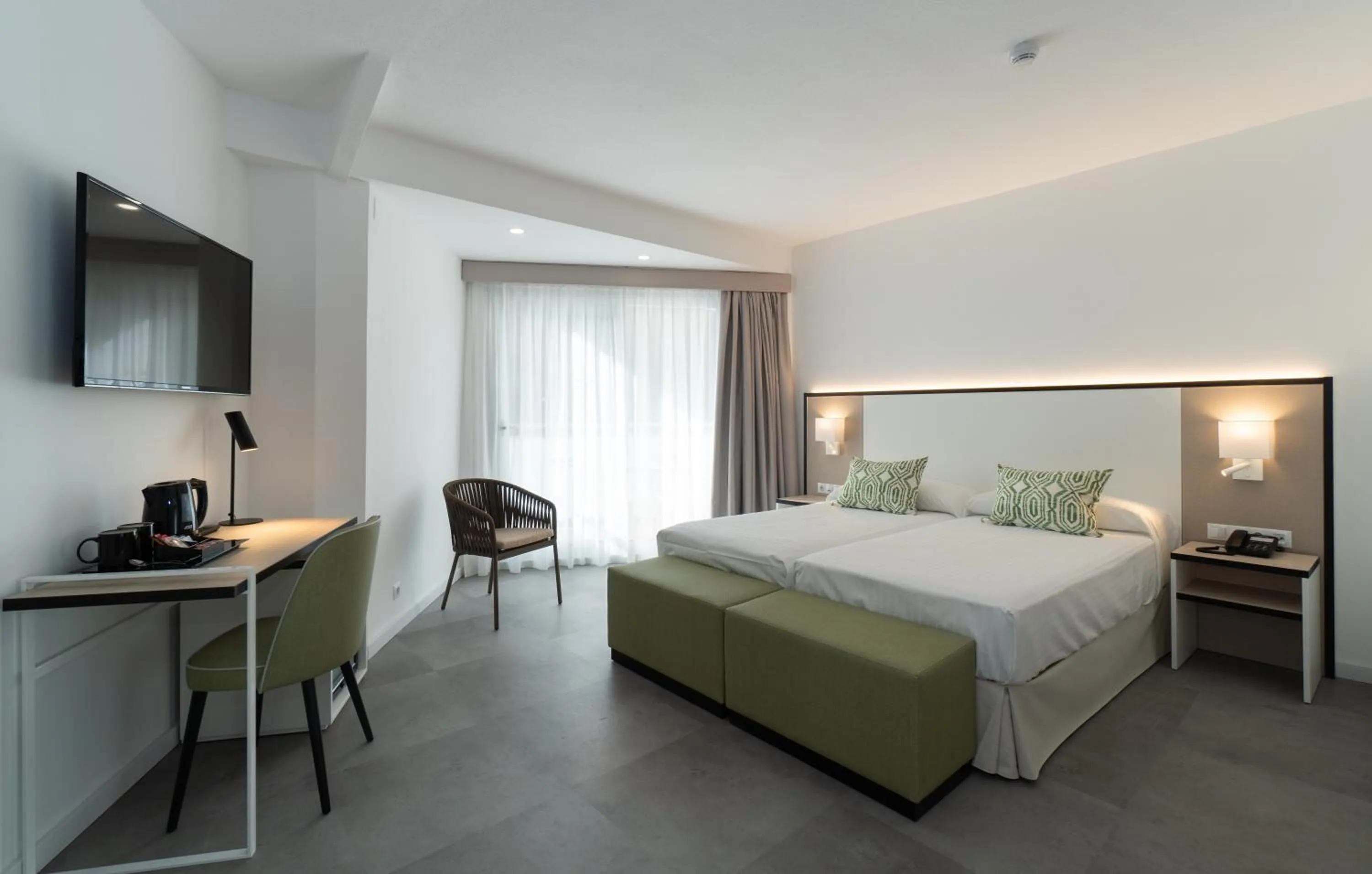 Photo of the whole room, Bed in Medplaya Hotel Regente