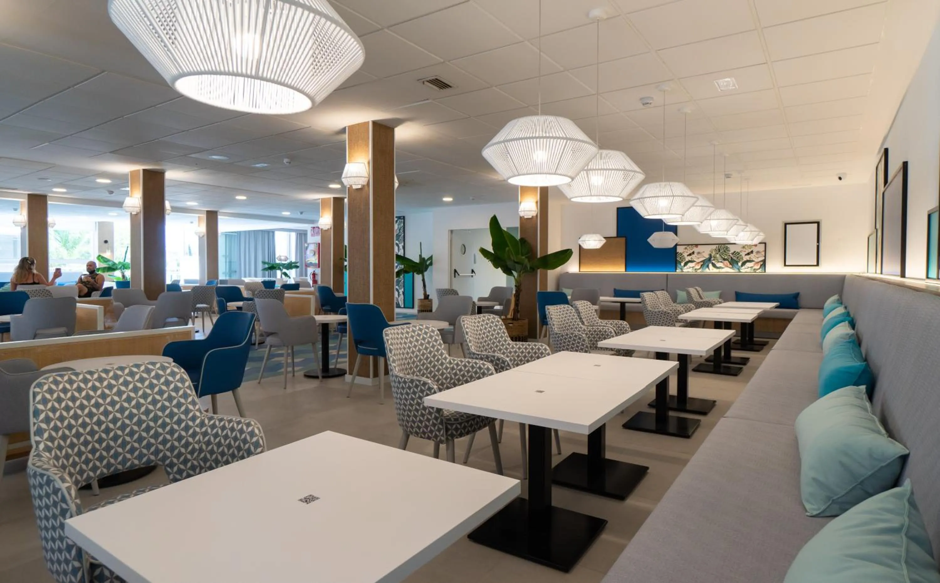 Lounge or bar in Medplaya Hotel Regente