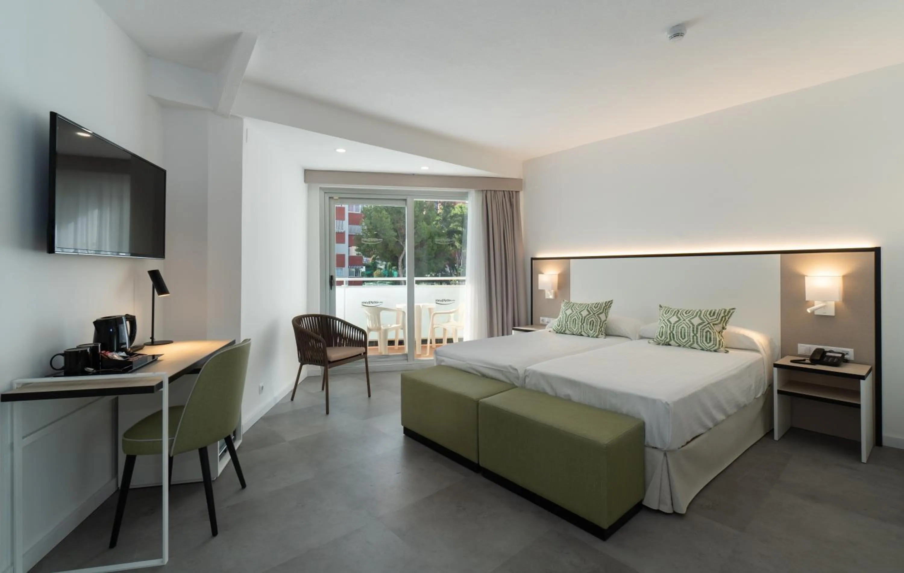 Bedroom, Bed in Medplaya Hotel Regente