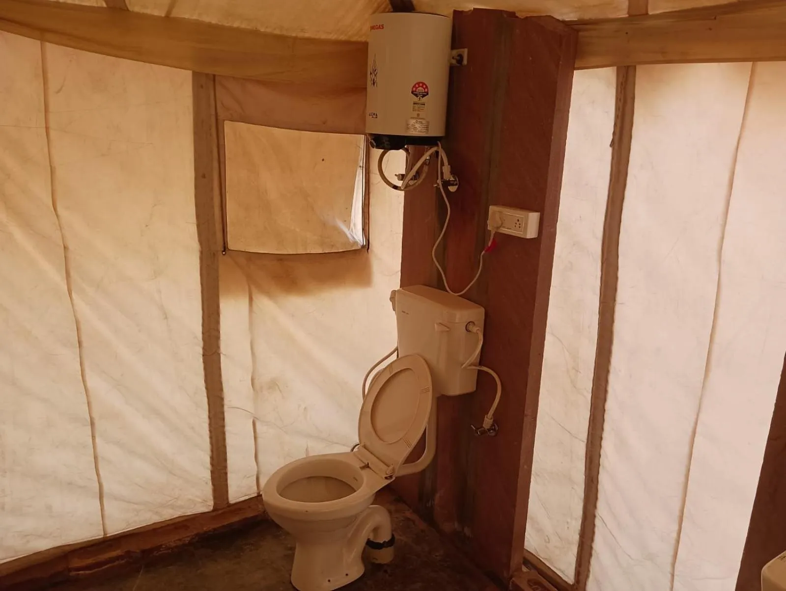 Toilet in Bikaner Desert Camp and Resort