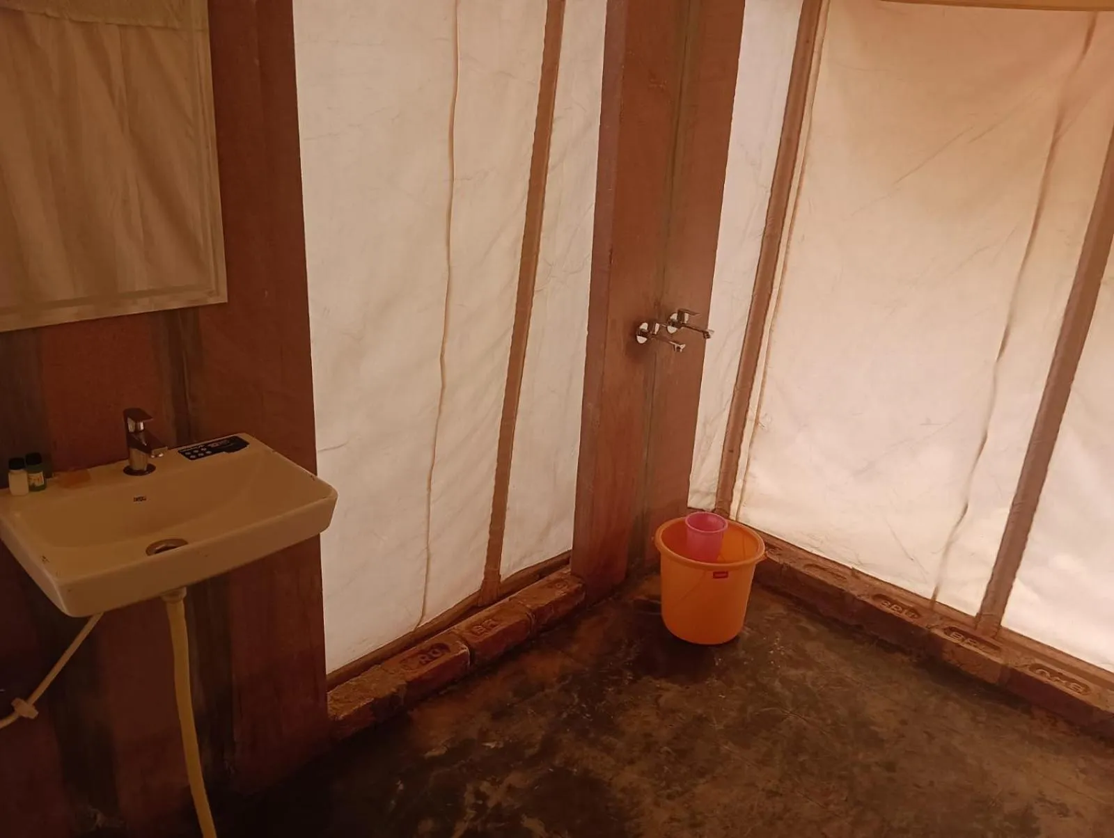 Bathroom in Bikaner Desert Camp and Resort