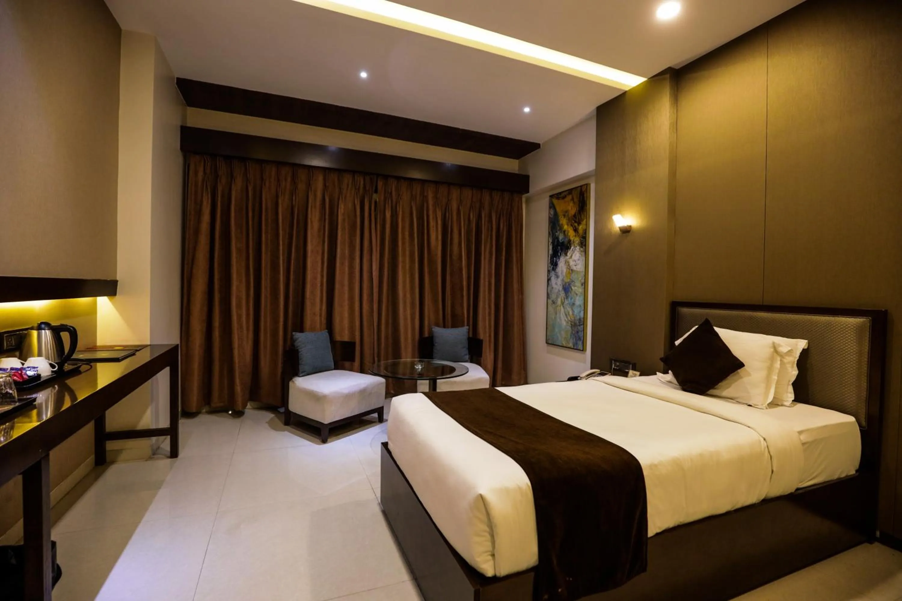 Bedroom, Bed in Hotel Atithi, Aurangabad