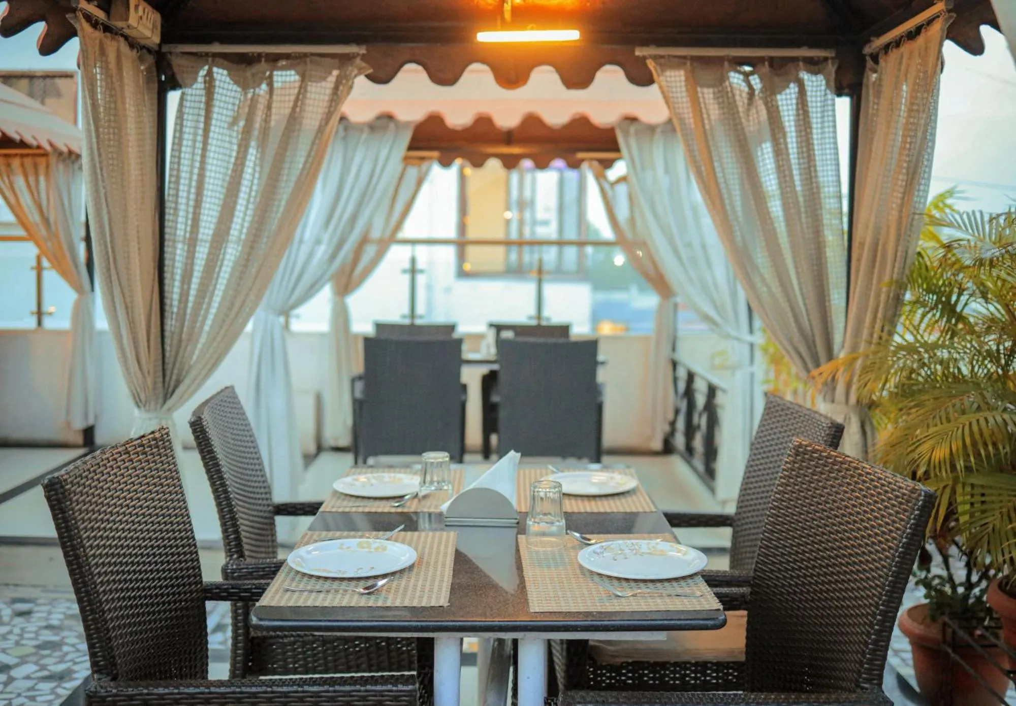 Restaurant/places to eat in Hotel Atithi, Aurangabad