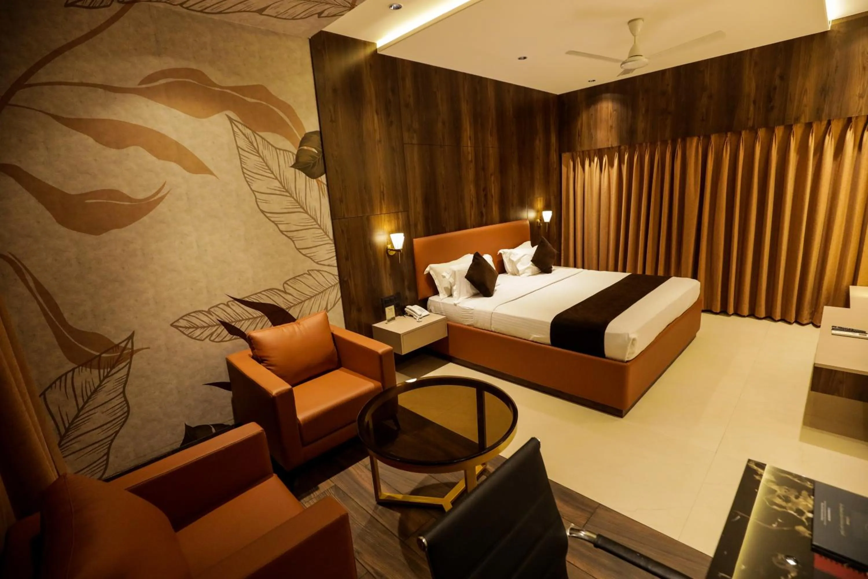 Bedroom, Bed in Hotel Atithi, Aurangabad