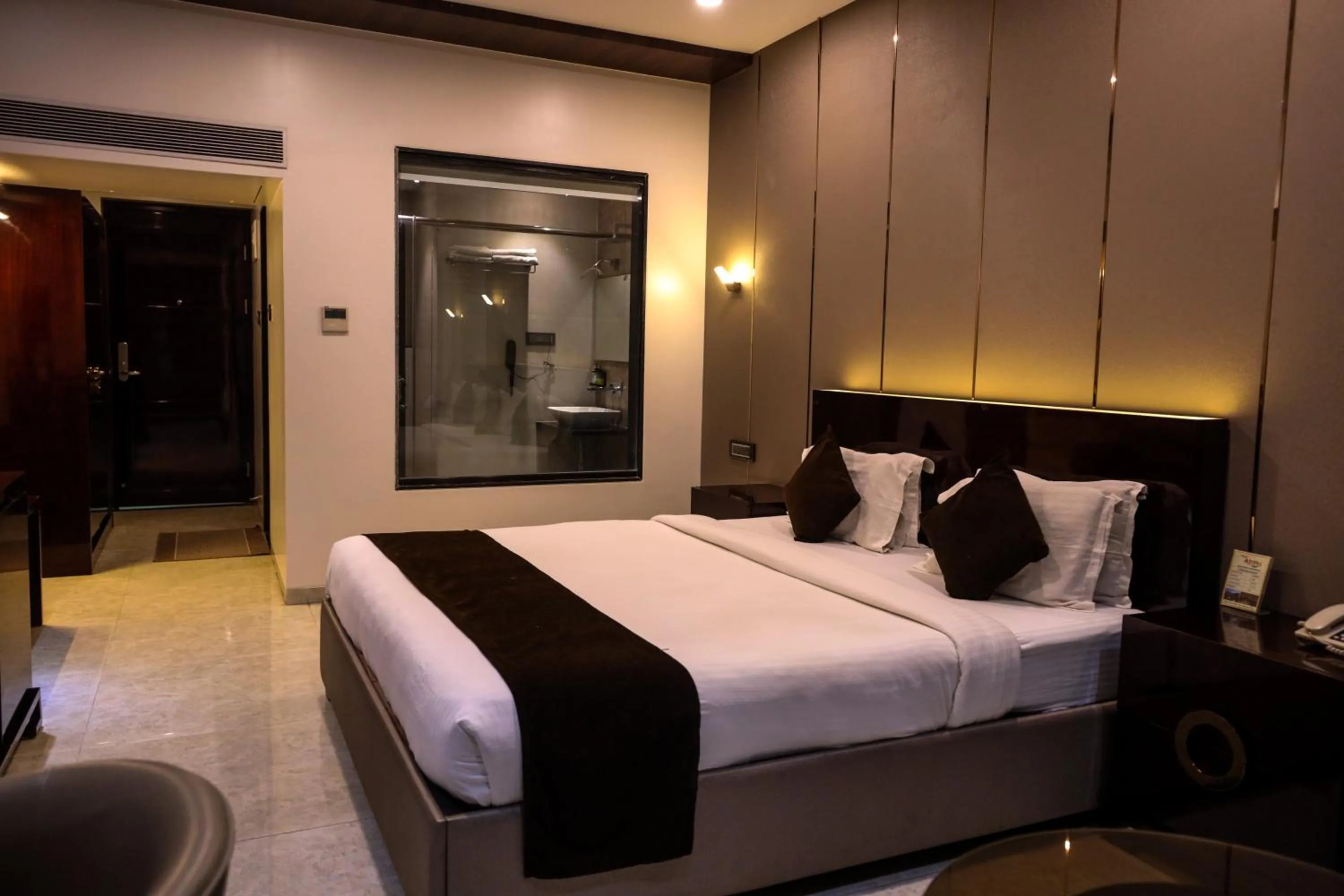 Bedroom, Bed in Hotel Atithi, Aurangabad