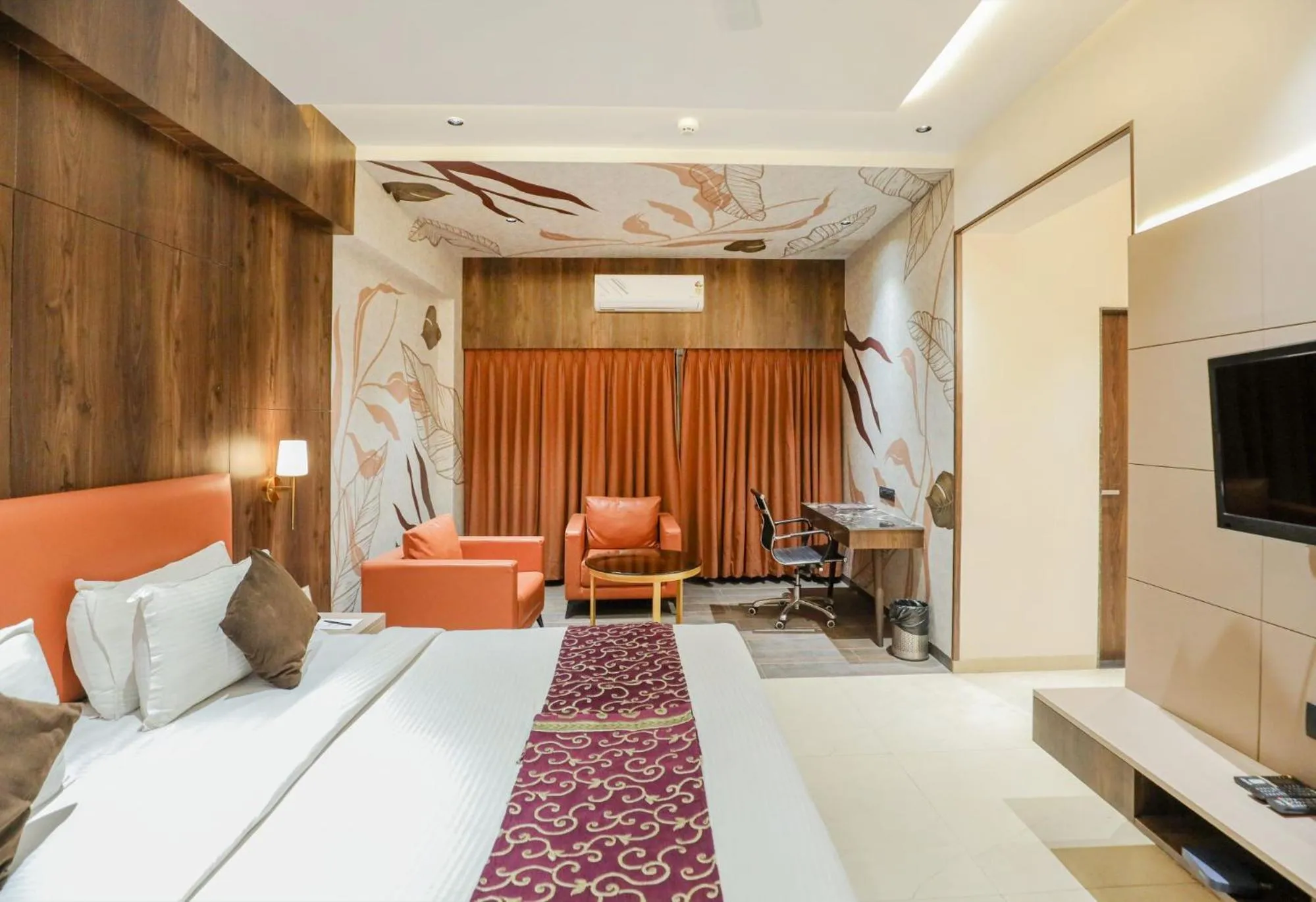 Bedroom, Bed in Hotel Atithi, Aurangabad