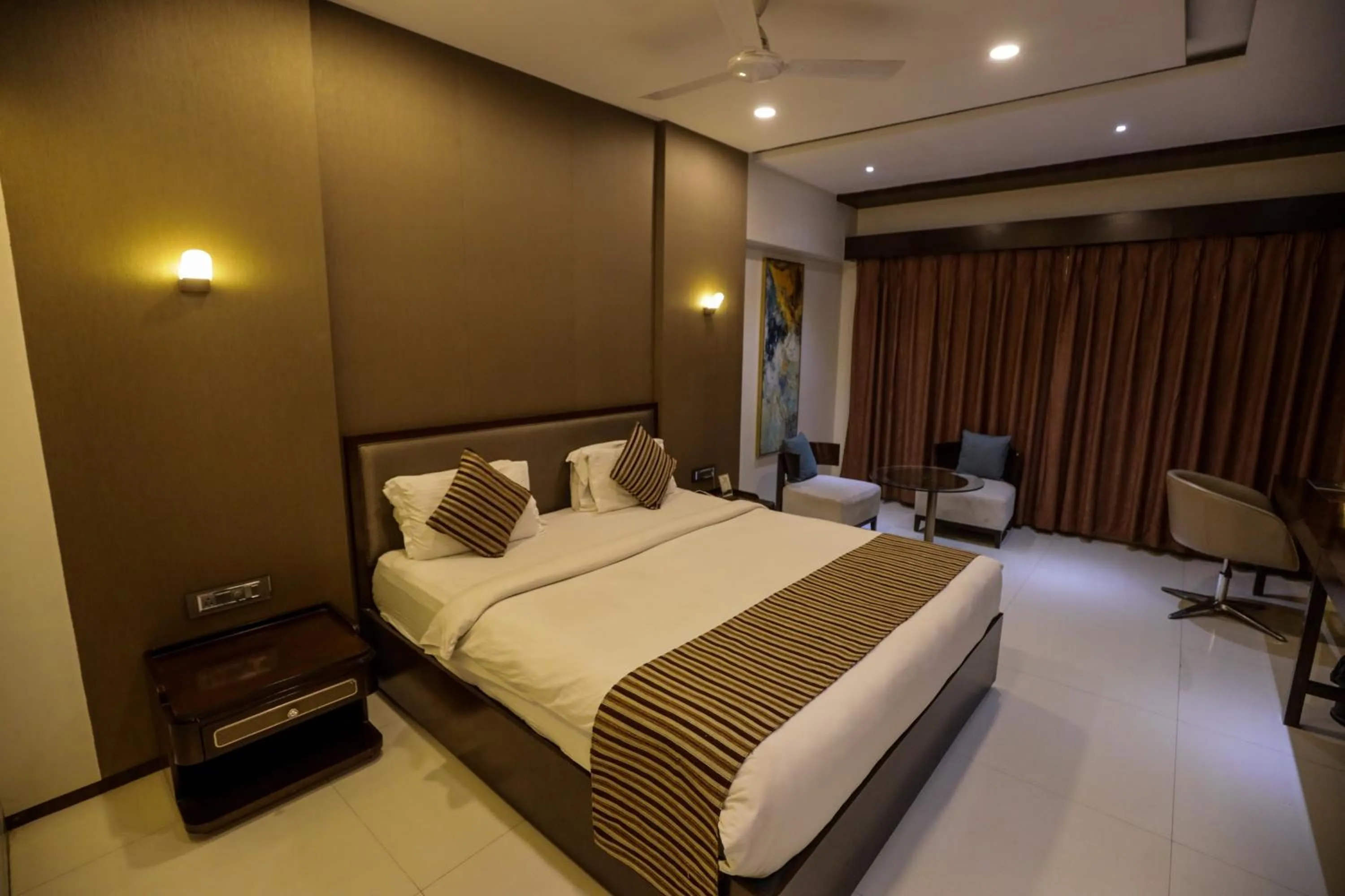 Parking, Bed in Hotel Atithi, Aurangabad