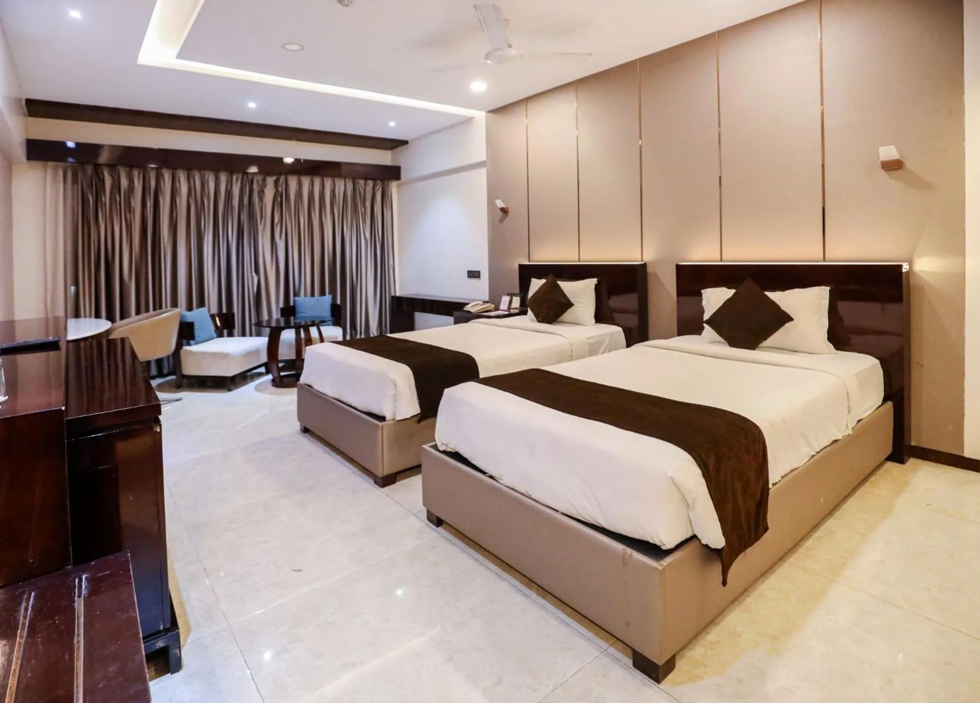 Bedroom, Bed in Hotel Atithi, Aurangabad