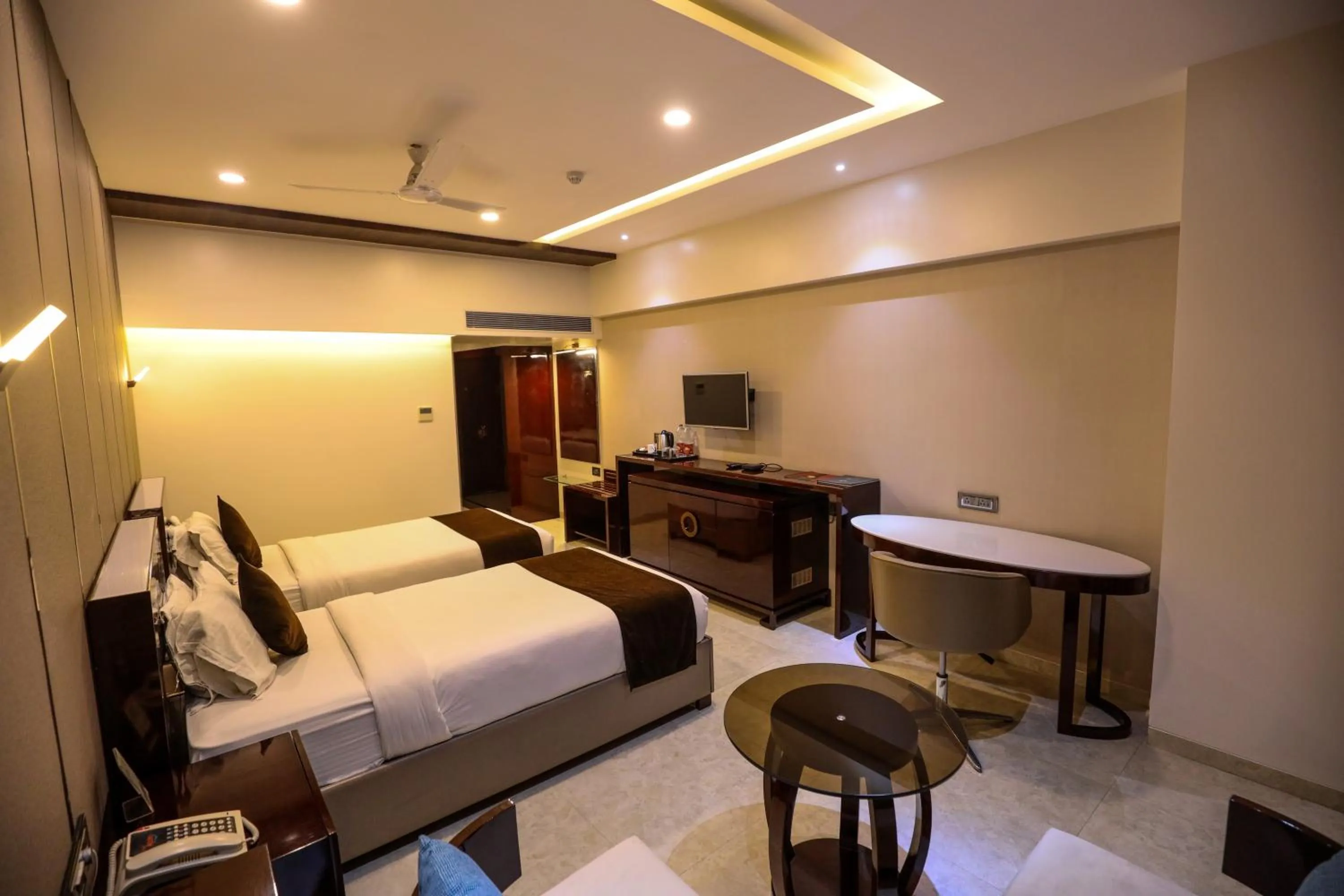 Bedroom, Bed in Hotel Atithi, Aurangabad