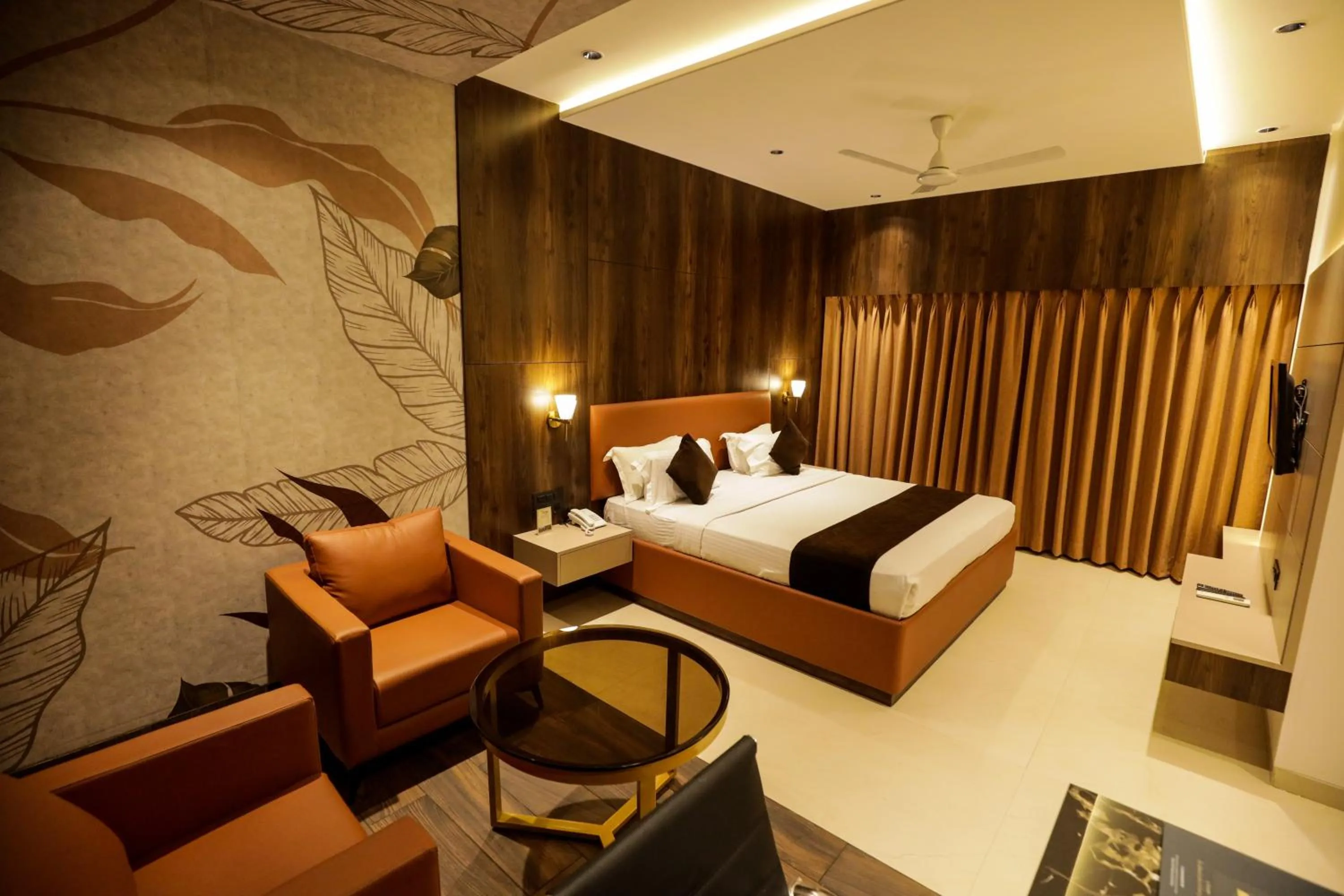 Bedroom, Bed in Hotel Atithi, Aurangabad