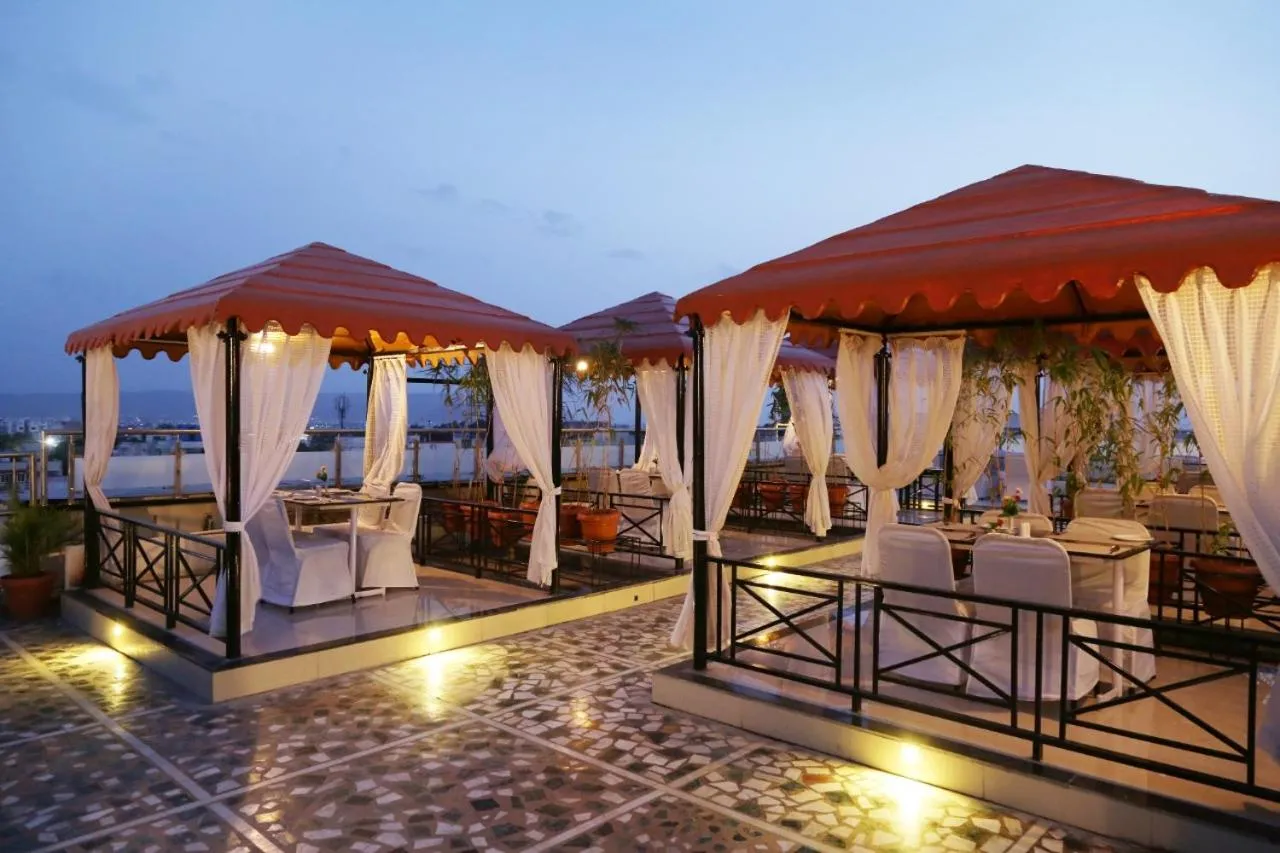 Restaurant/places to eat in Hotel Atithi, Aurangabad