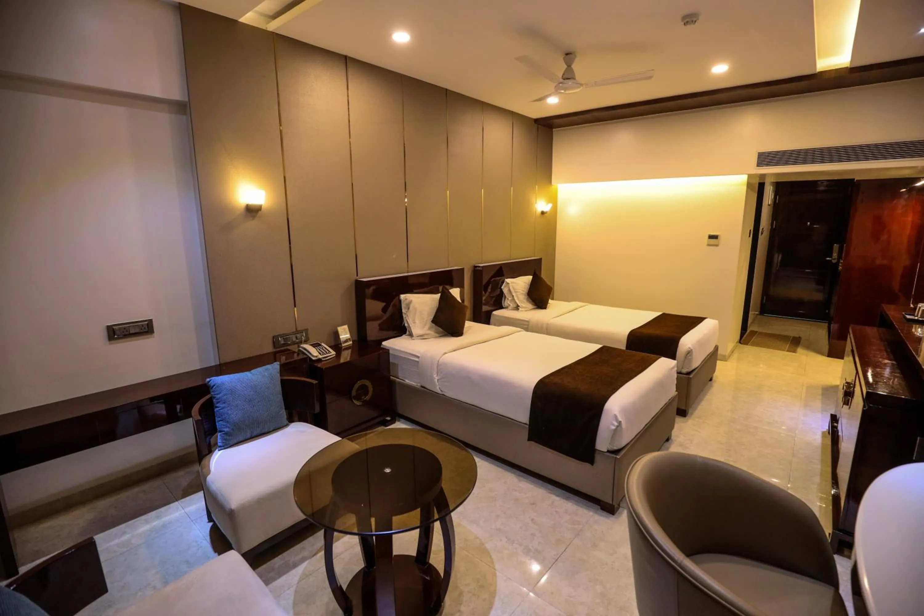 Bedroom, Bed in Hotel Atithi, Aurangabad