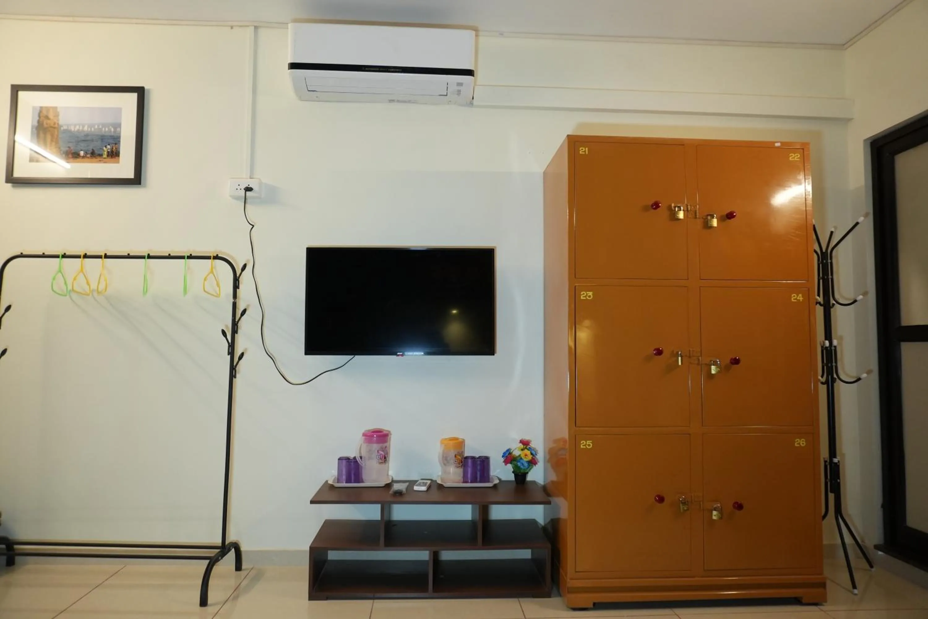 TV and multimedia in Bay Stays near white town